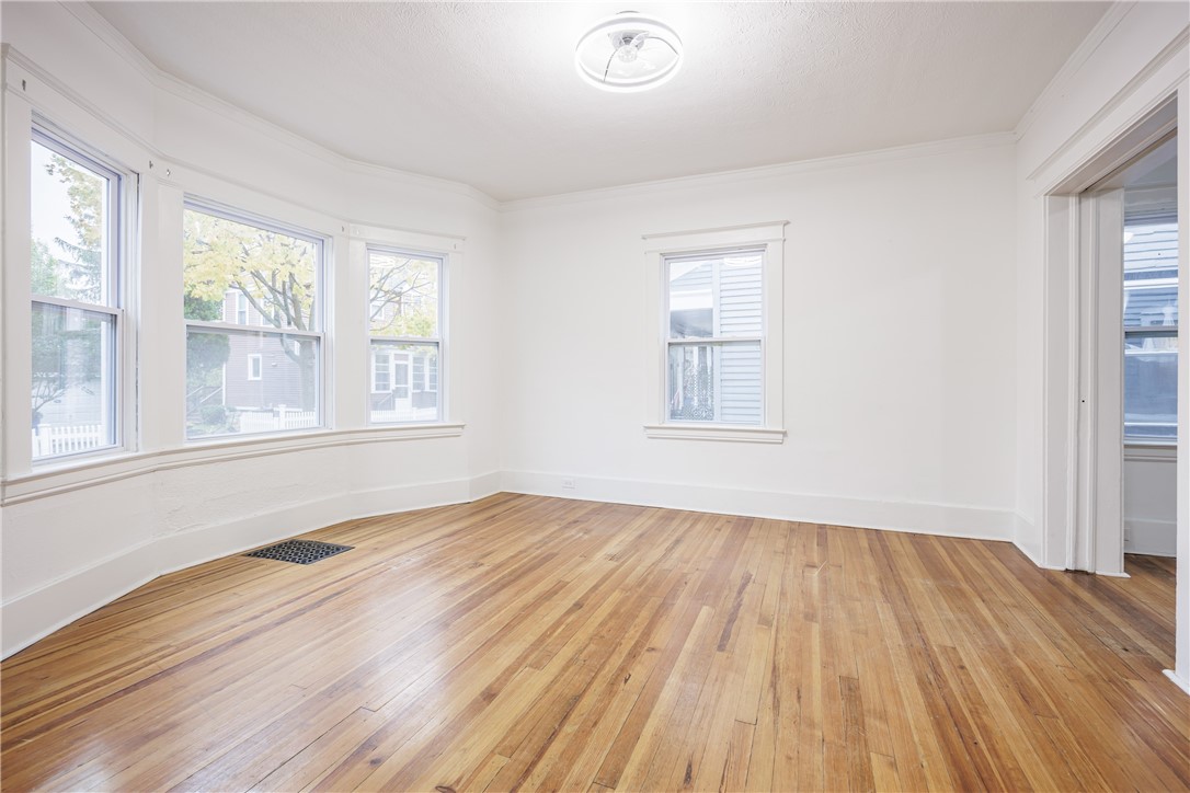 35 Lawton Street Rochester, NY 14607 - Photo 5 of 23