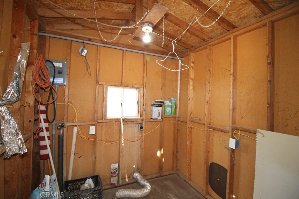 21212 Rainbow Road Hinkley, CA 92347 - Photo 27 of 32