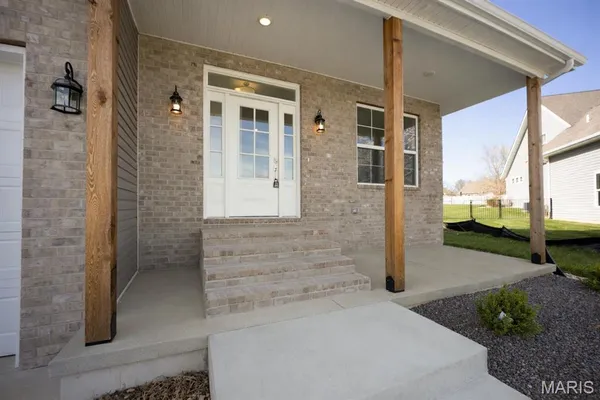 $560,000 | 7301 Providence Drive, Edwardsville, IL 62025
