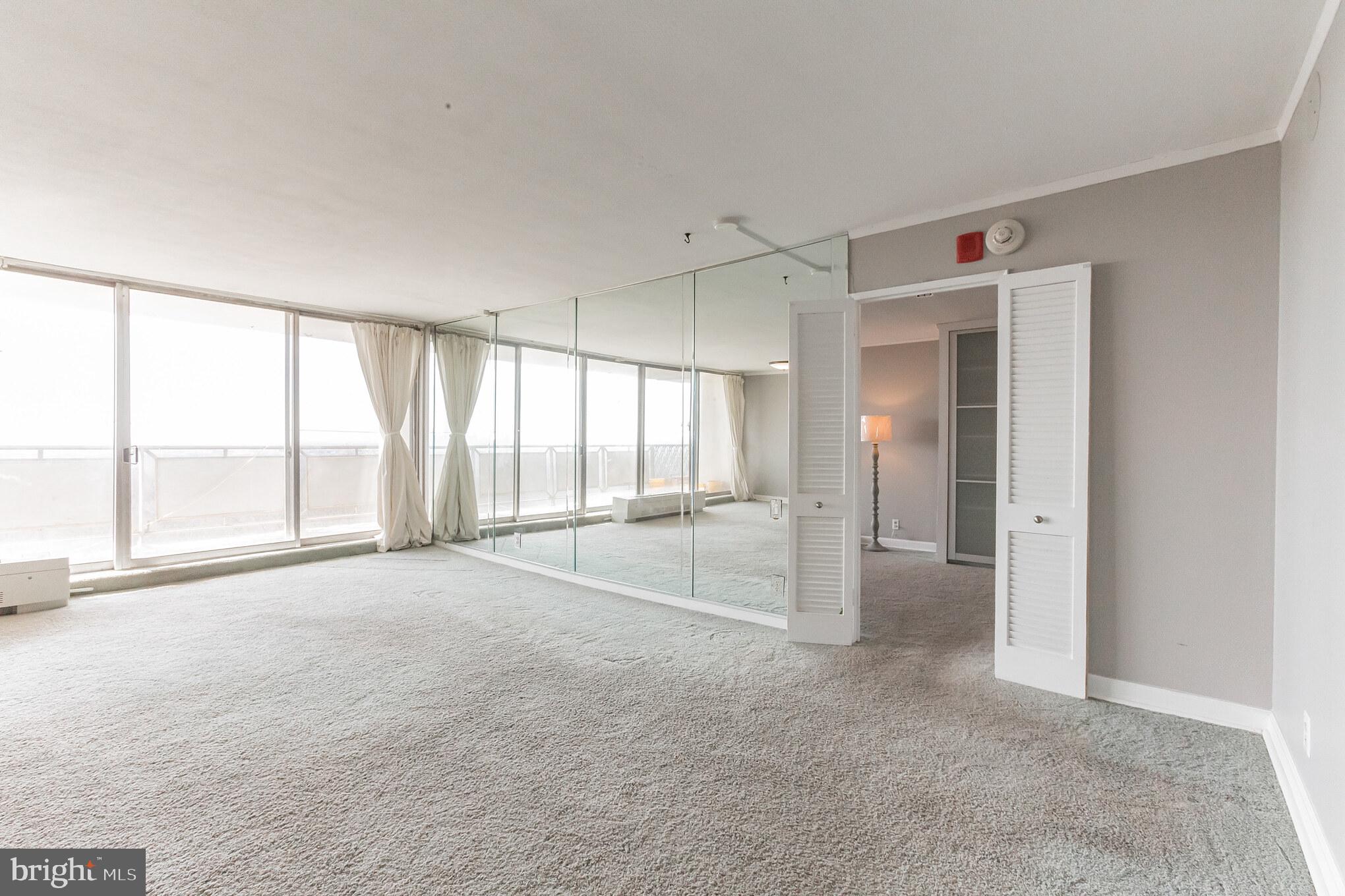 3900 West Ford Road, Unit 20M Philadelphia, PA 19131 - Photo 8 of 29 Living Room