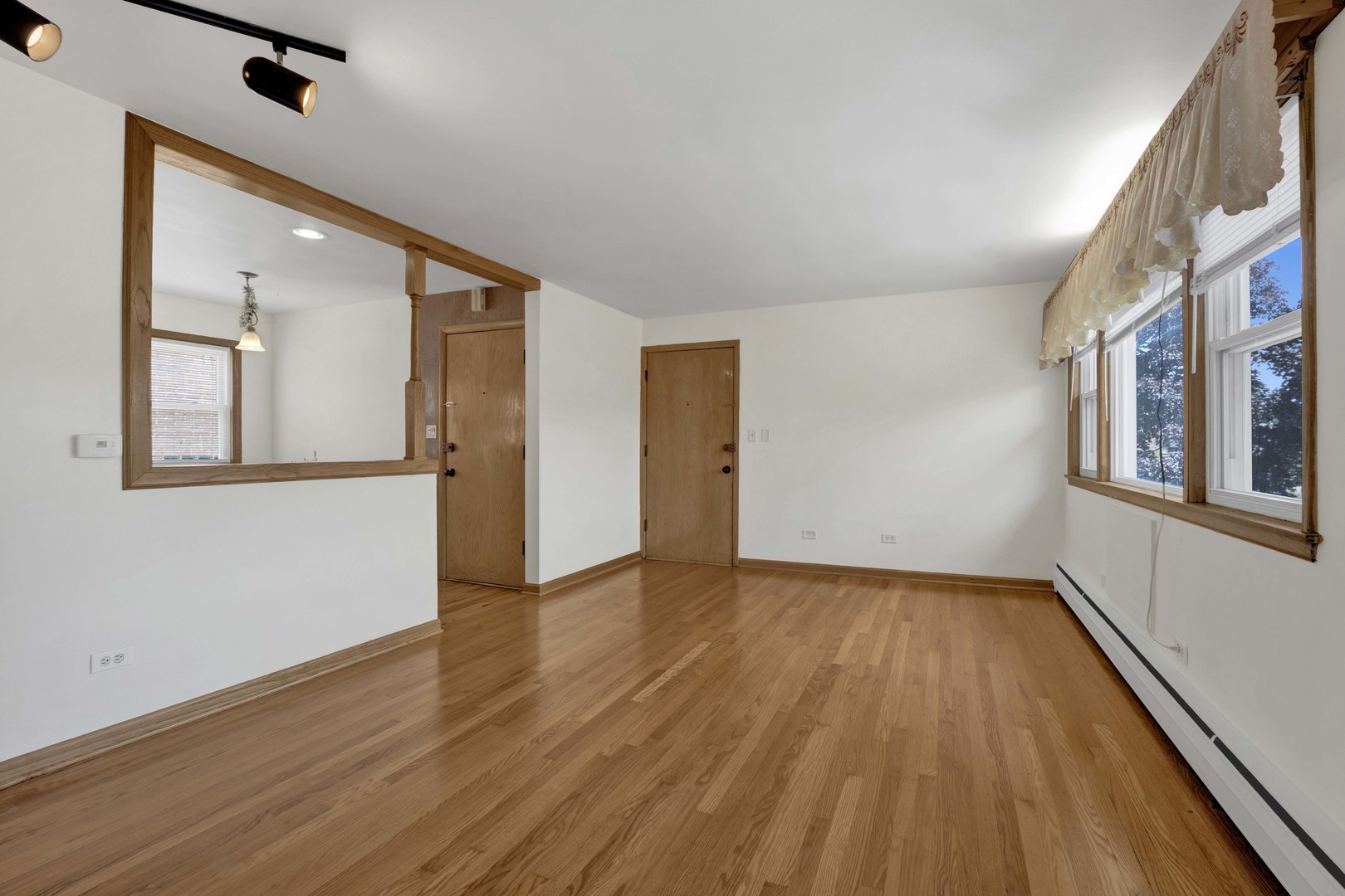 6357 West Addison Street, Unit 2FSW Chicago, IL 60634 - Photo 7 of 20 Gallery Image 7