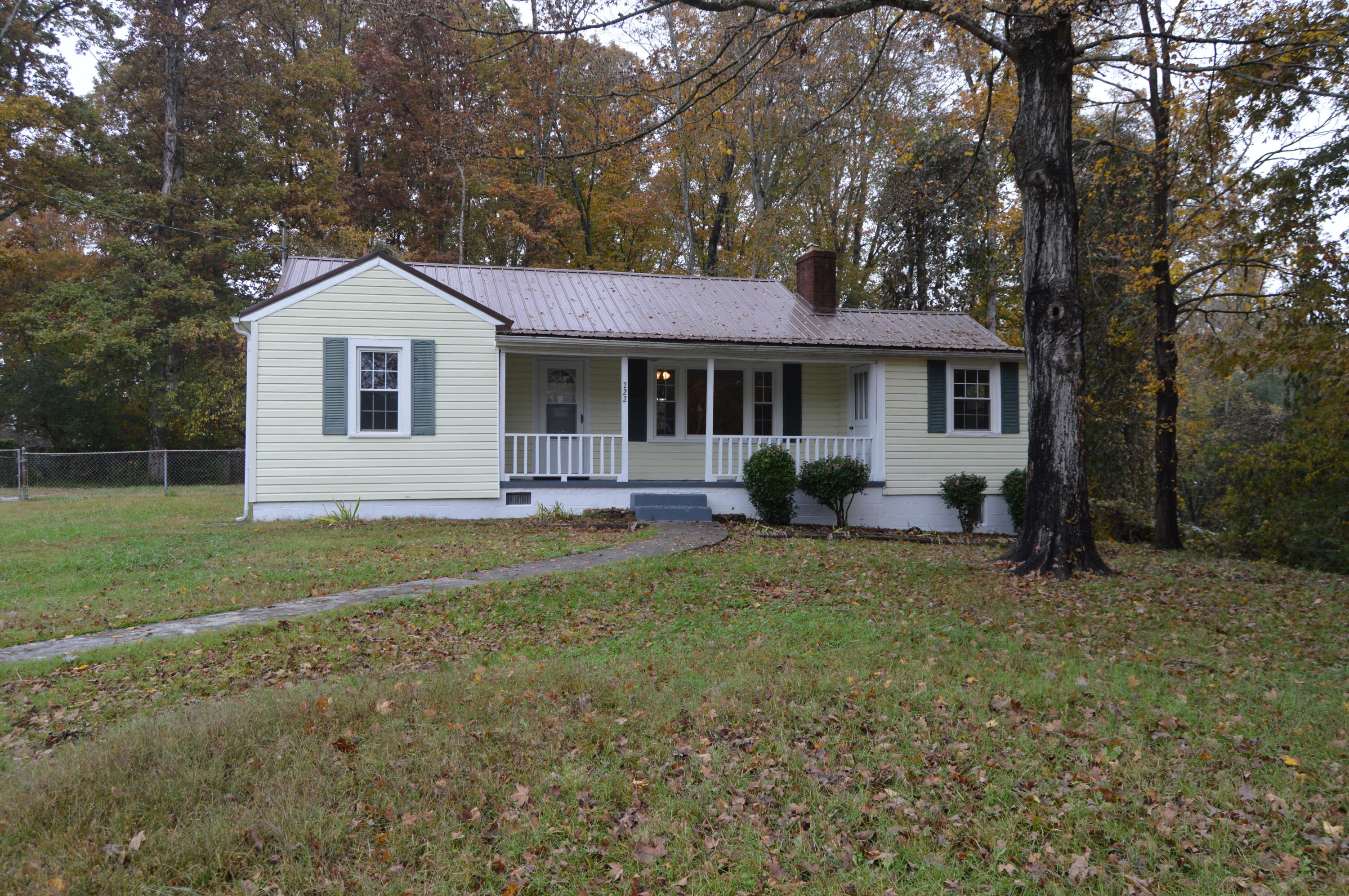 222 Forest Road Oliver Springs, TN 37840 - Photo 1 of 31 DSC_0110