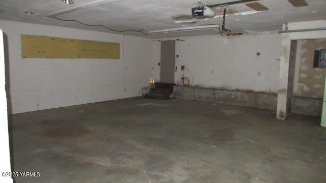 1116 Meadowbrook Road Yakima, WA 98903 - Photo 21 of 23 a view of a garage