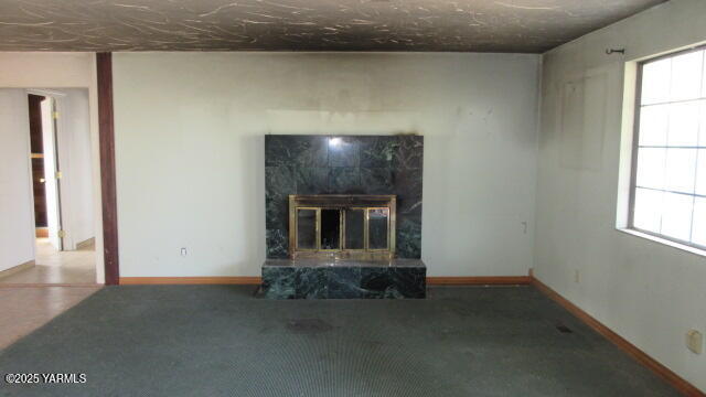 1116 Meadowbrook Road Yakima, WA 98903 - Photo 22 of 23 an empty room with windows