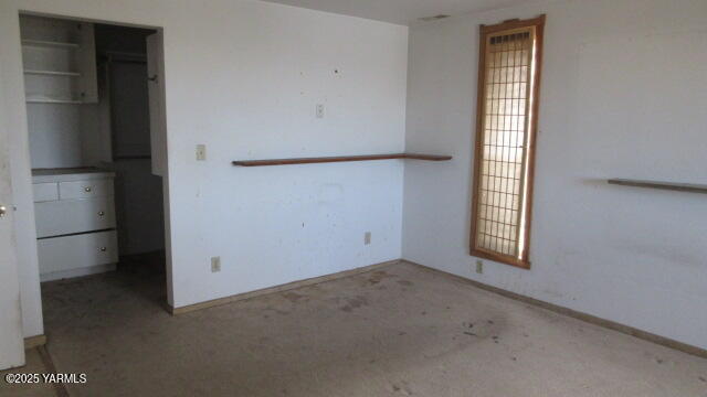 1116 Meadowbrook Road Yakima, WA 98903 - Photo 5 of 23 an empty room with windows