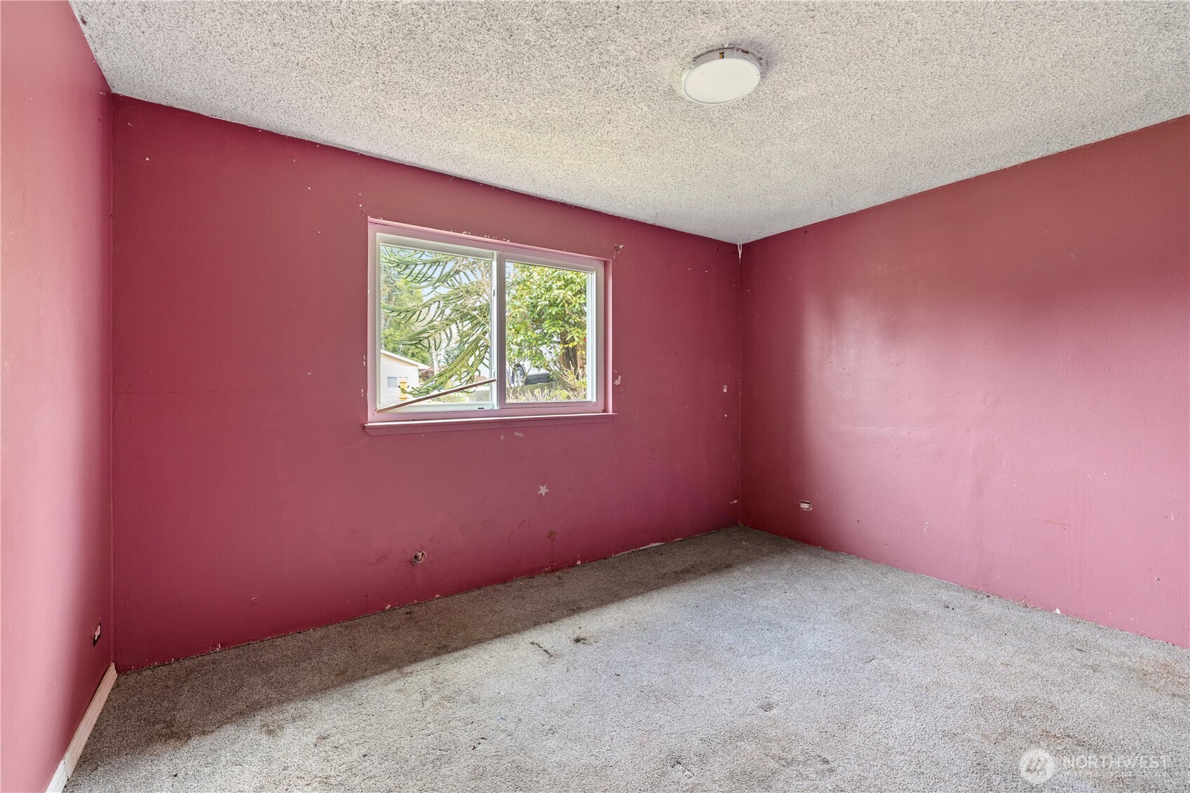 15 76th Street Southwest Everett, WA 98203 - Photo 13 of 39 an empty room with windows