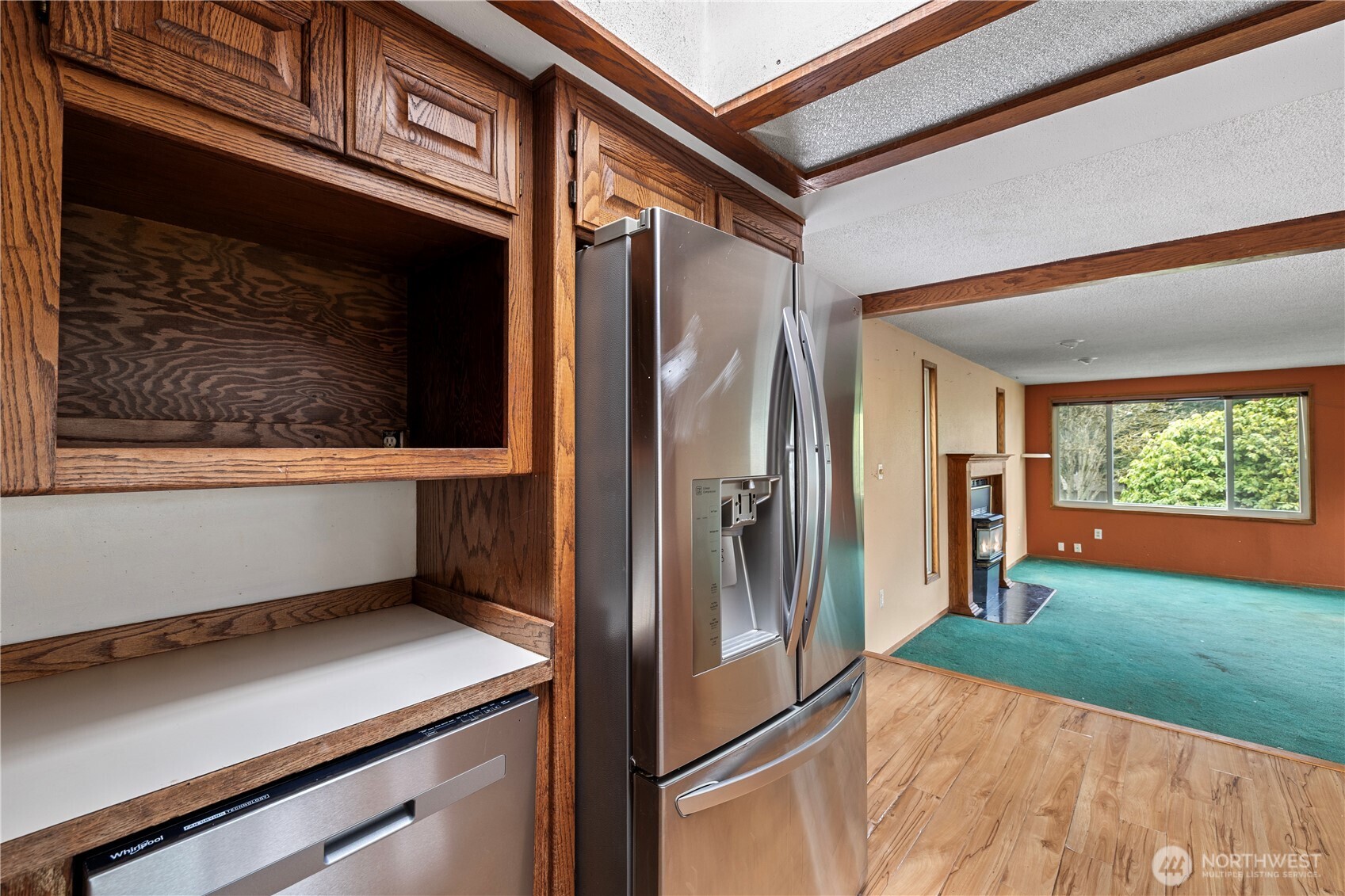 15 76th Street Southwest Everett, WA 98203 - Photo 21 of 39 a kitchen with a refrigerator and window
