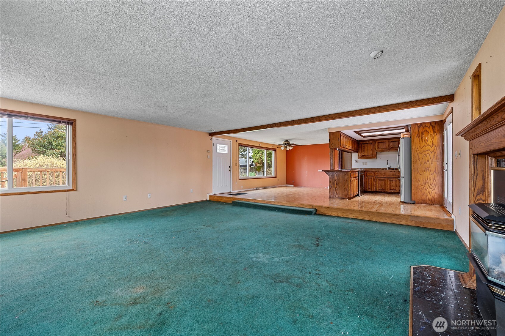 15 76th Street Southwest Everett, WA 98203 - Photo 7 of 39 a view of a porch in front of a house