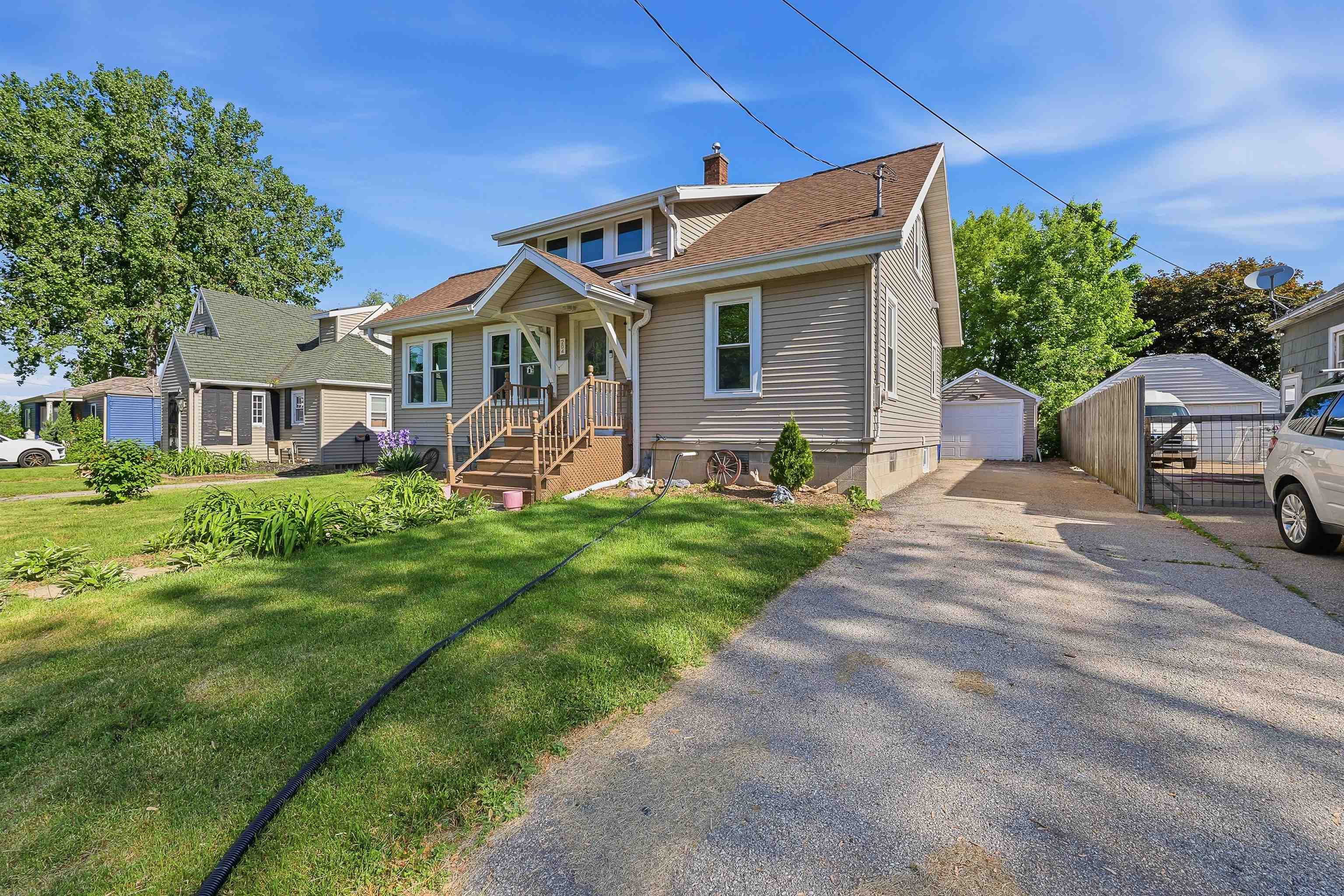 204 4th Street Menasha, WI 54952 - Photo 1 of 31