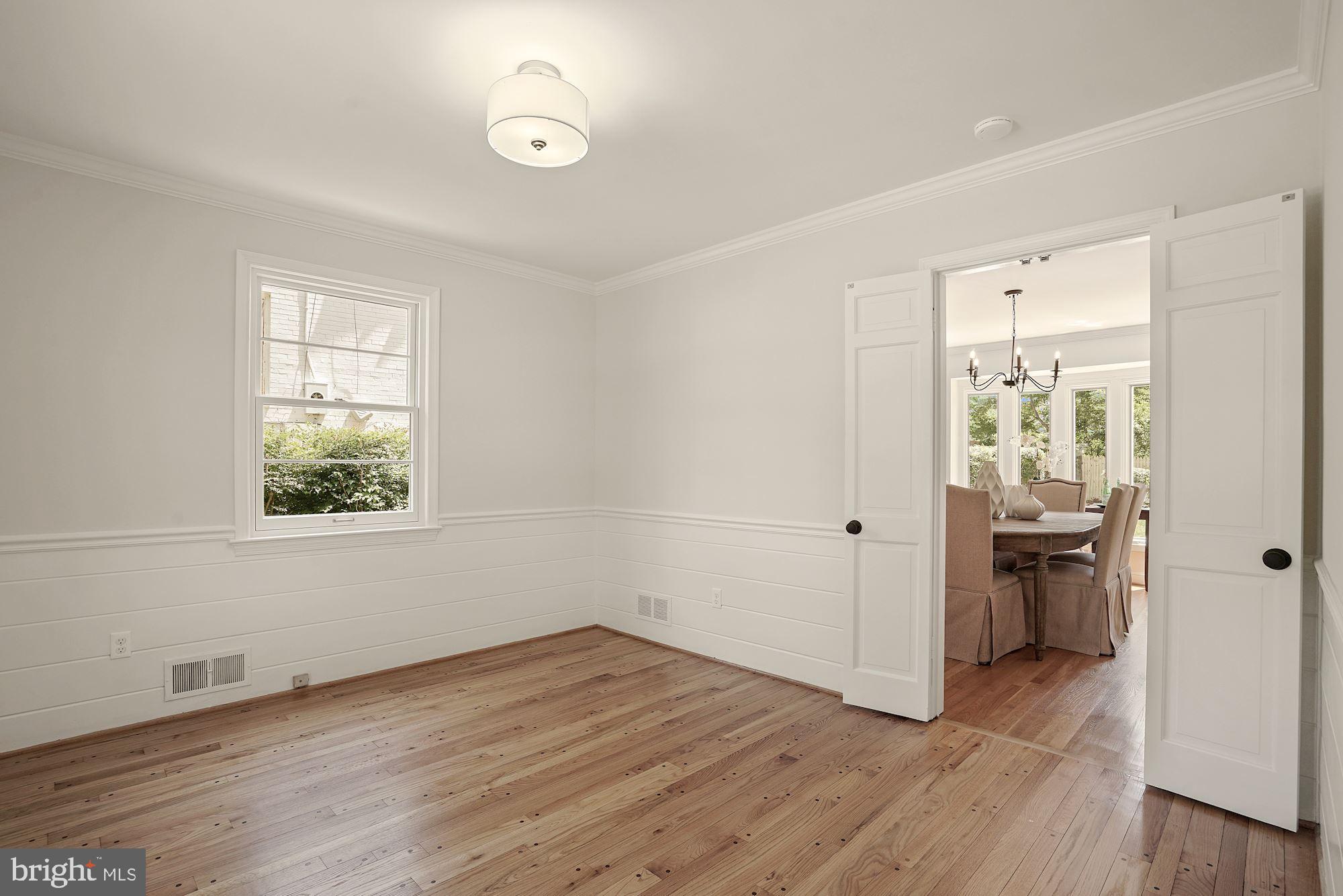 5622 Knollwood Road Bethesda, MD 20816 - Photo 14 of 37 Office or Library