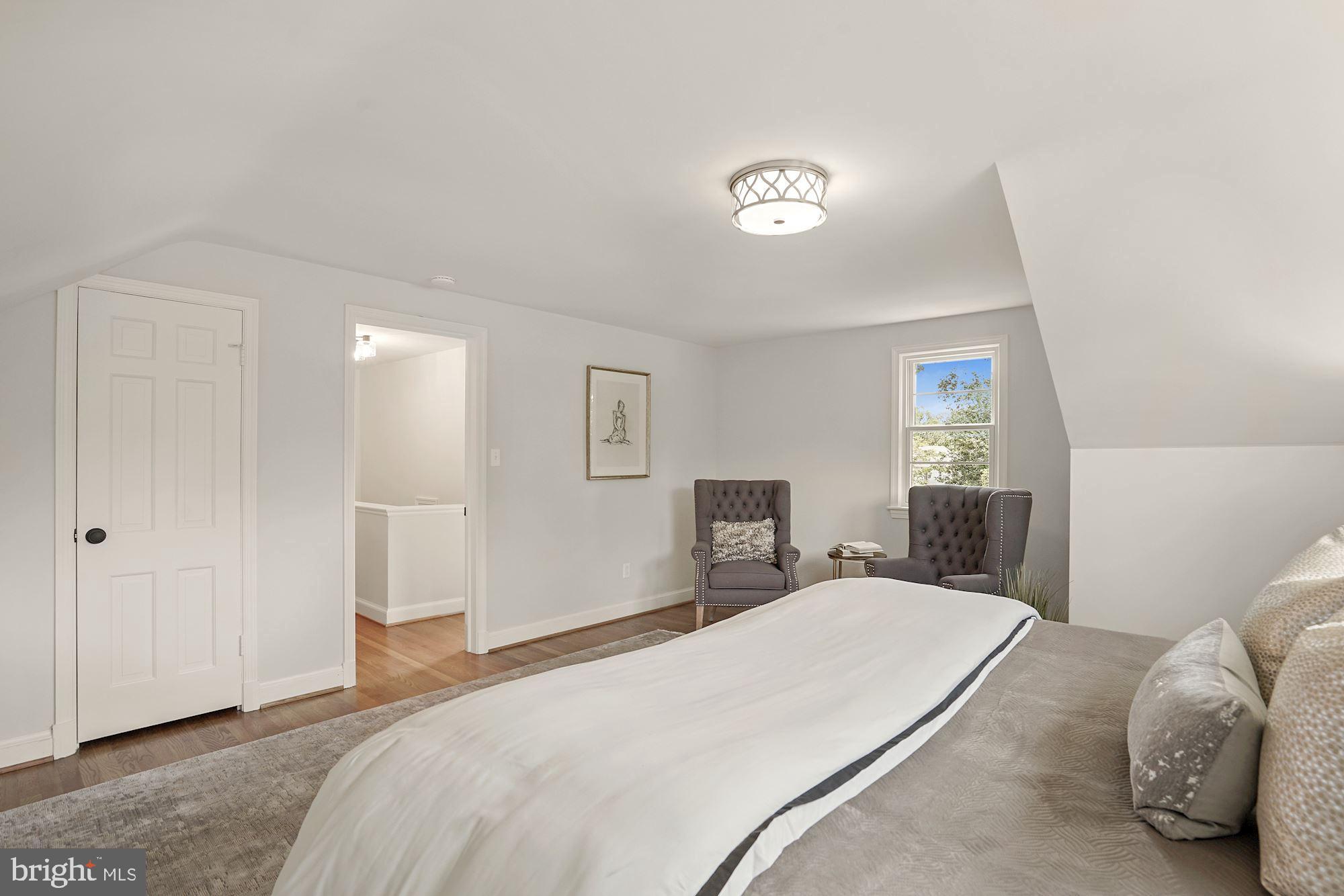 5622 Knollwood Road Bethesda, MD 20816 - Photo 19 of 37 Primary Bedroom with Reading Nook