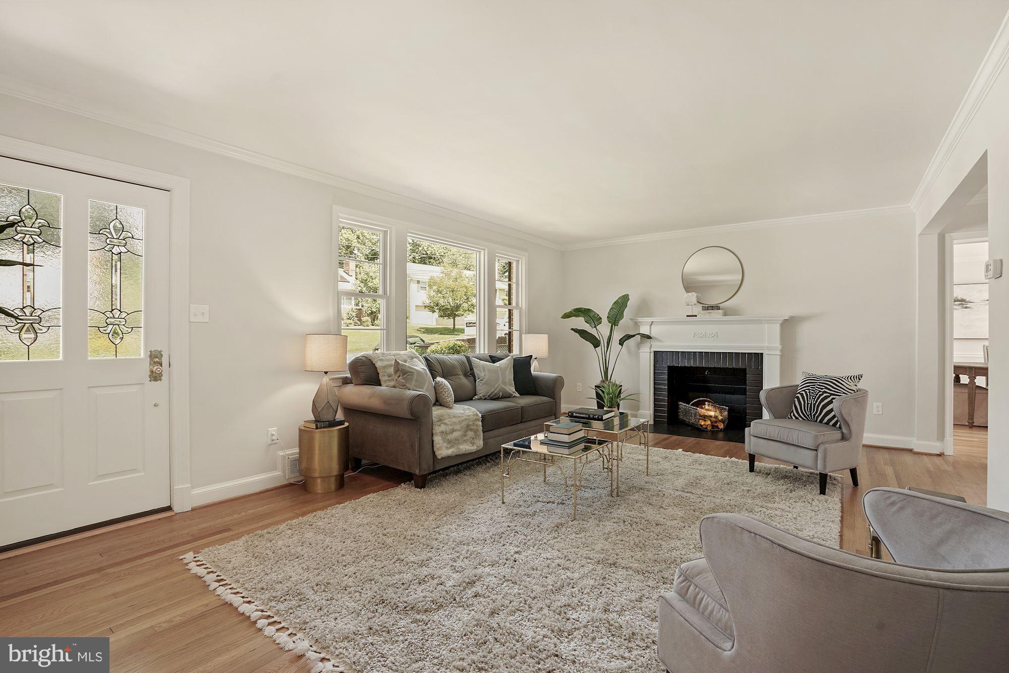 5622 Knollwood Road Bethesda, MD 20816 - Photo 3 of 37 Newly Painted and Refinished Floors Throughout