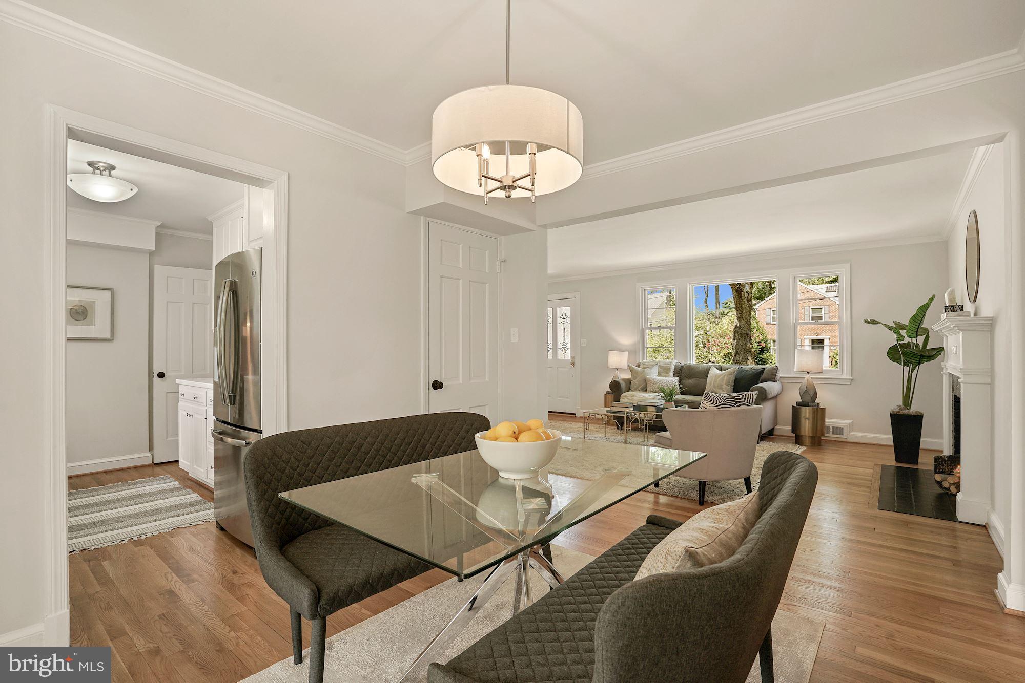 5622 Knollwood Road Bethesda, MD 20816 - Photo 10 of 37 Bright Breakfast Room