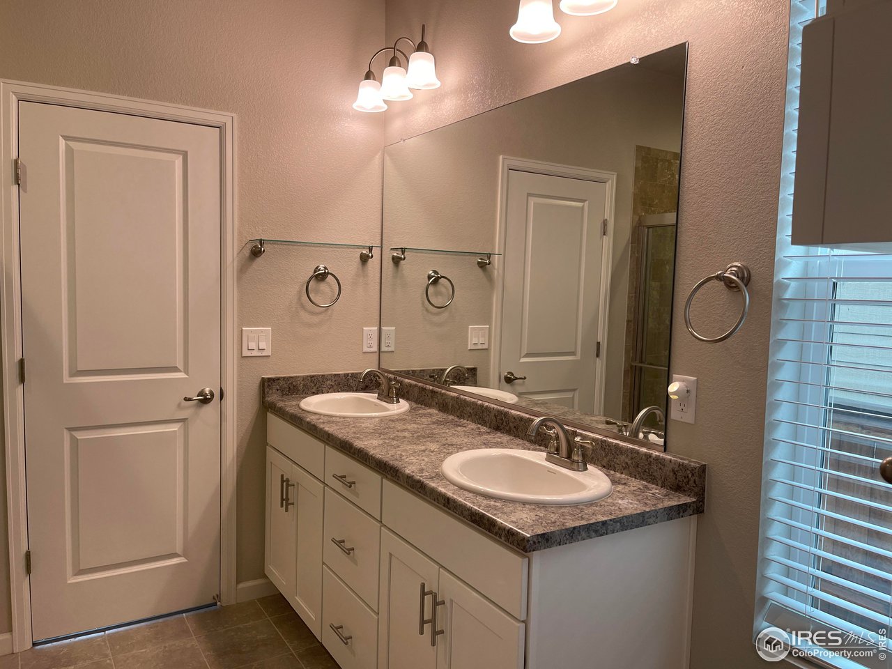 515 Country Road Berthoud, CO 80513 - Photo 5 of 27 Gallery Image 5