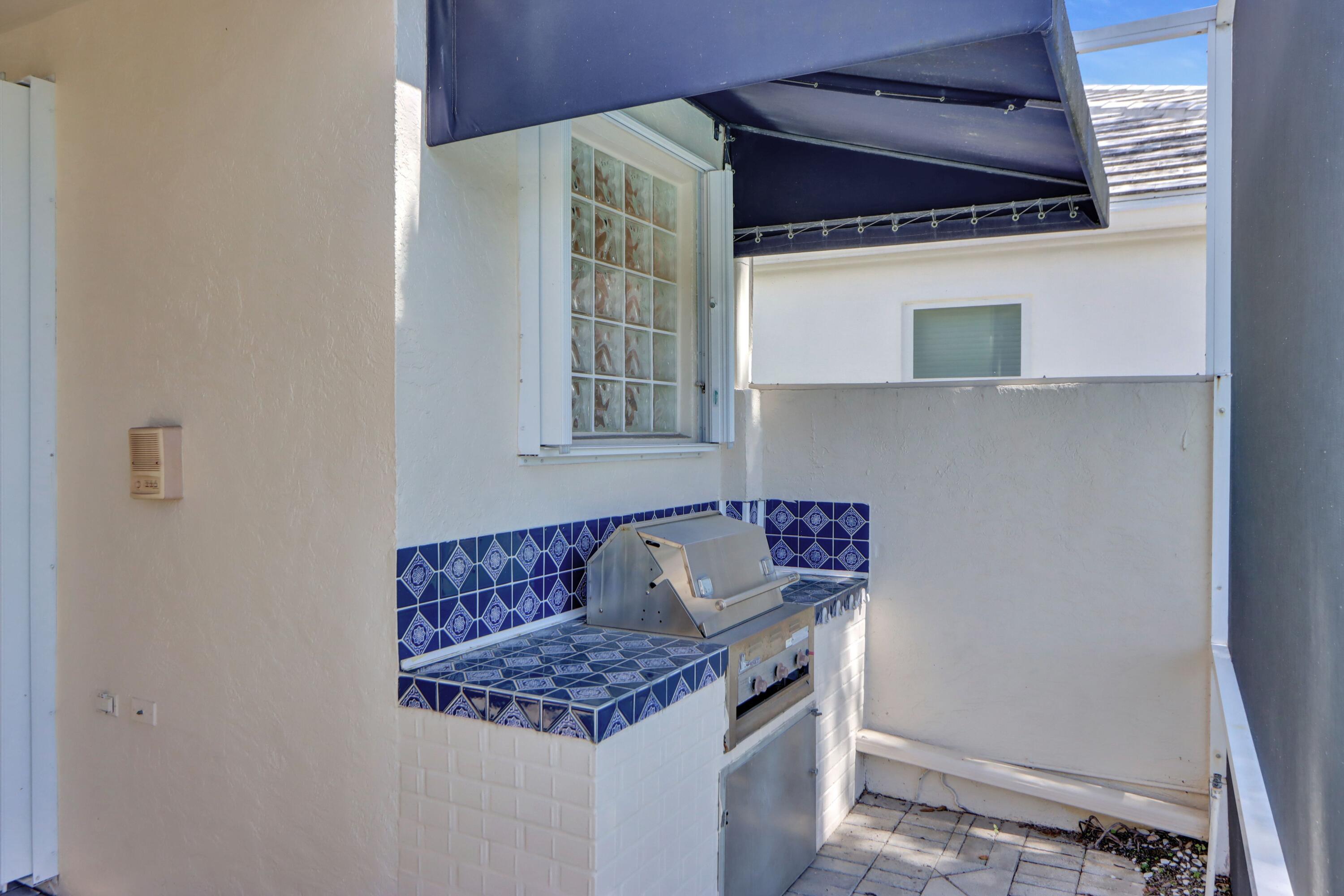 3510 Northwest Clubside Circle Boca Raton, FL 33496 - Photo 23 of 41 Screened Patio - BBQ