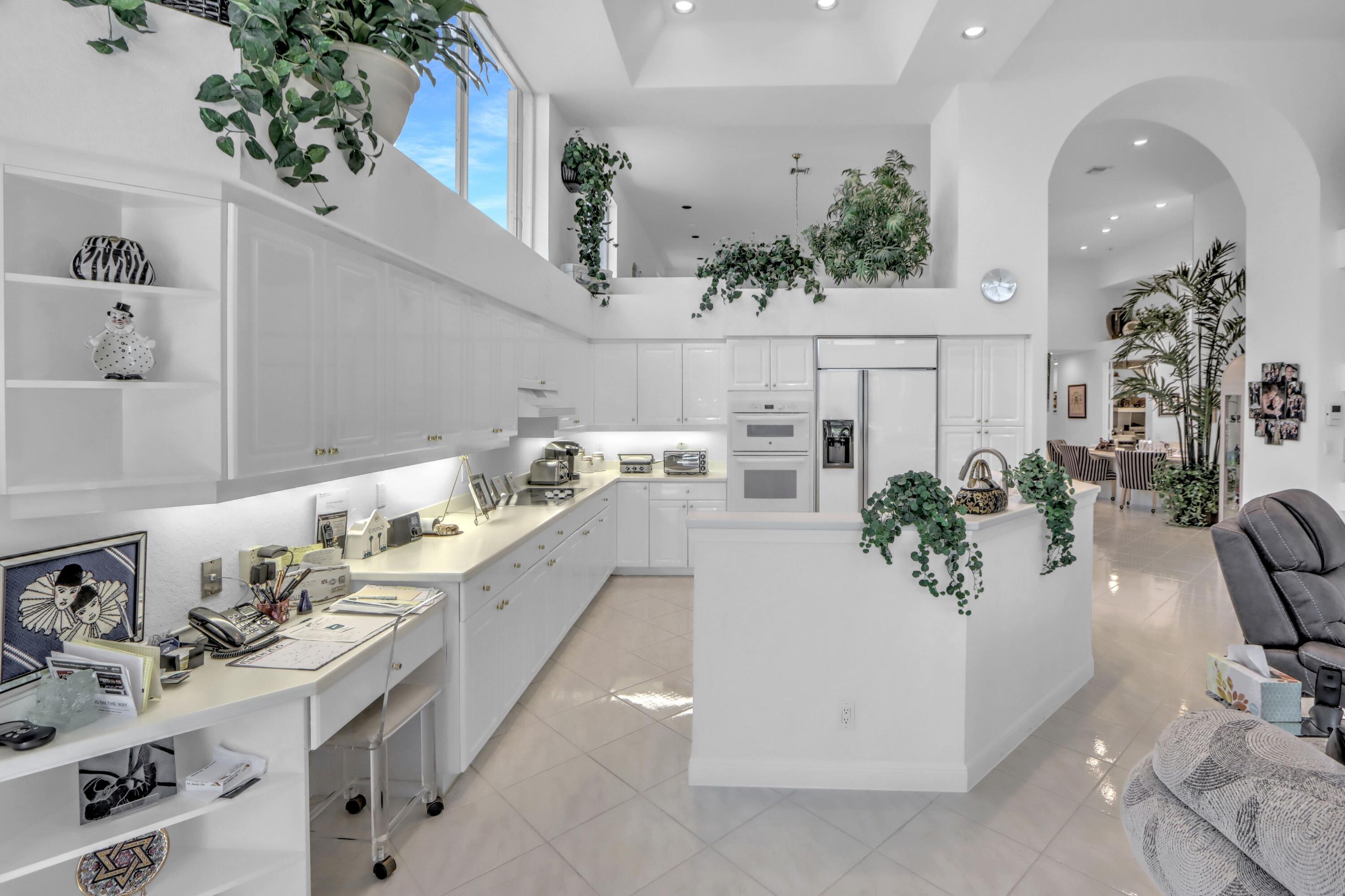 3510 Northwest Clubside Circle Boca Raton, FL 33496 - Photo 10 of 41 Kitchen - 1