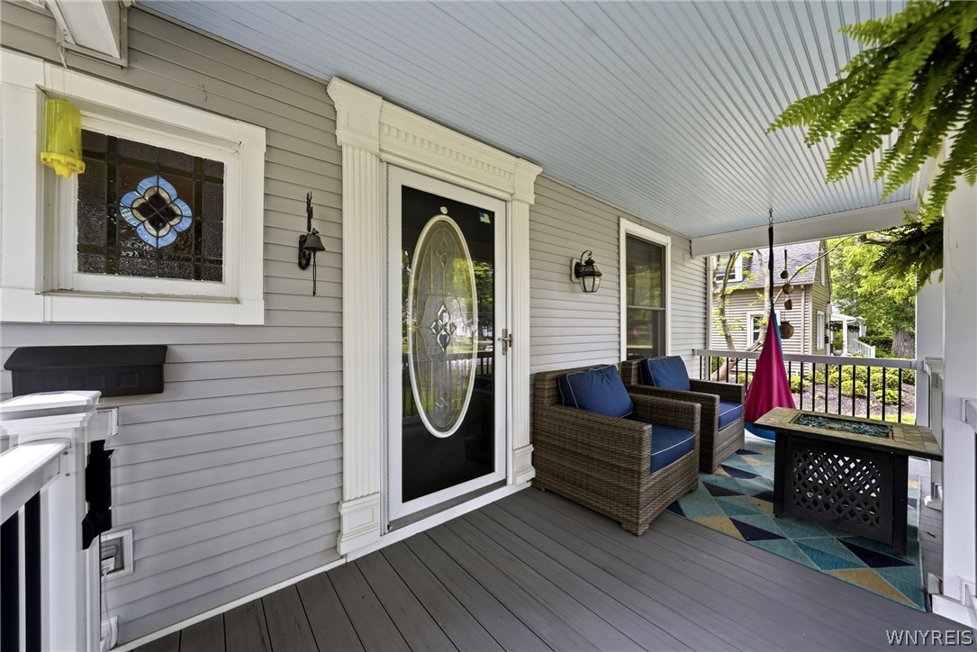 89 Garrison Road Amherst, NY 14221 - Photo 3 of 45 Open front porch