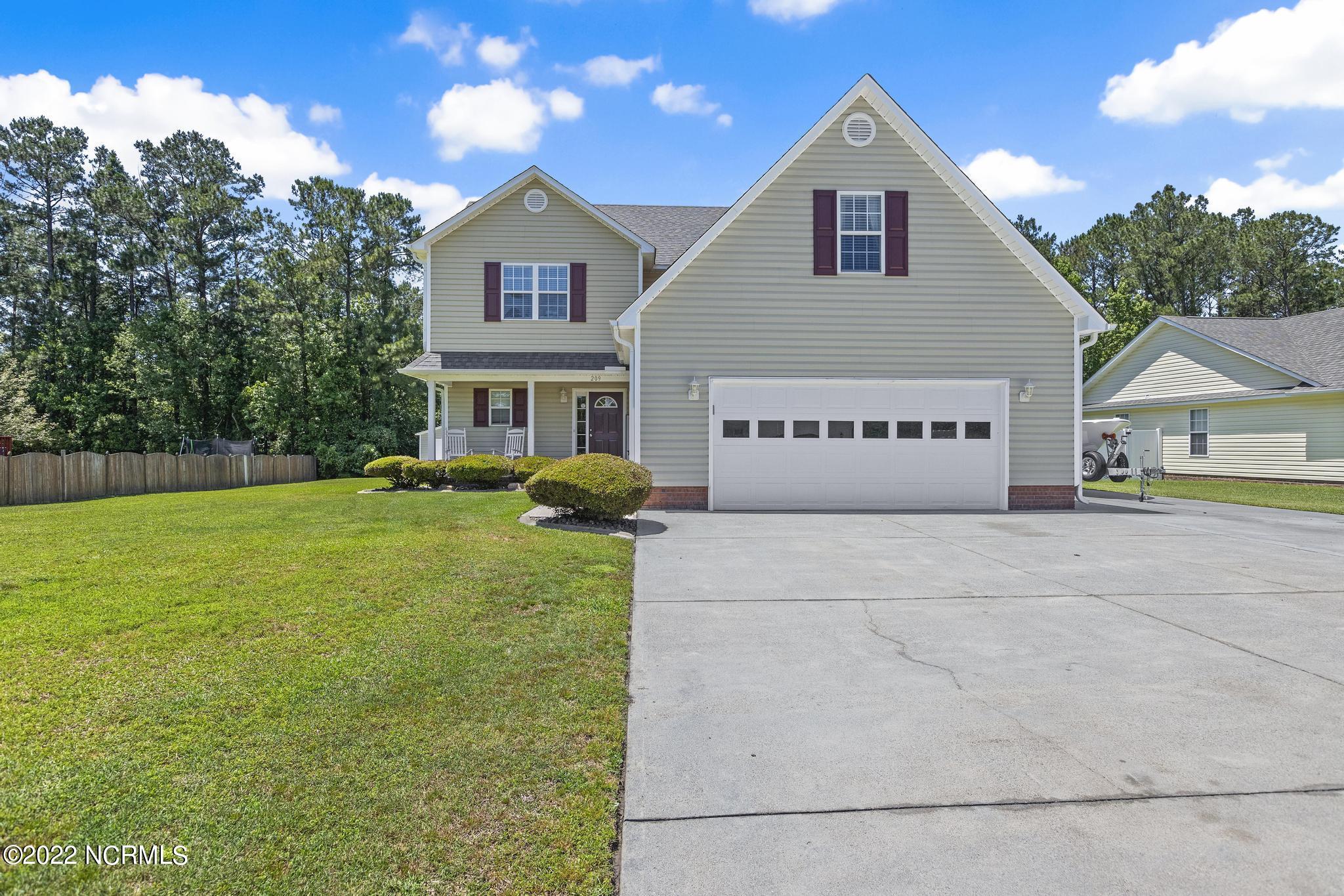 209 Portland Place Hubert, NC 28539 - Photo 1 of 32 IMG_5259