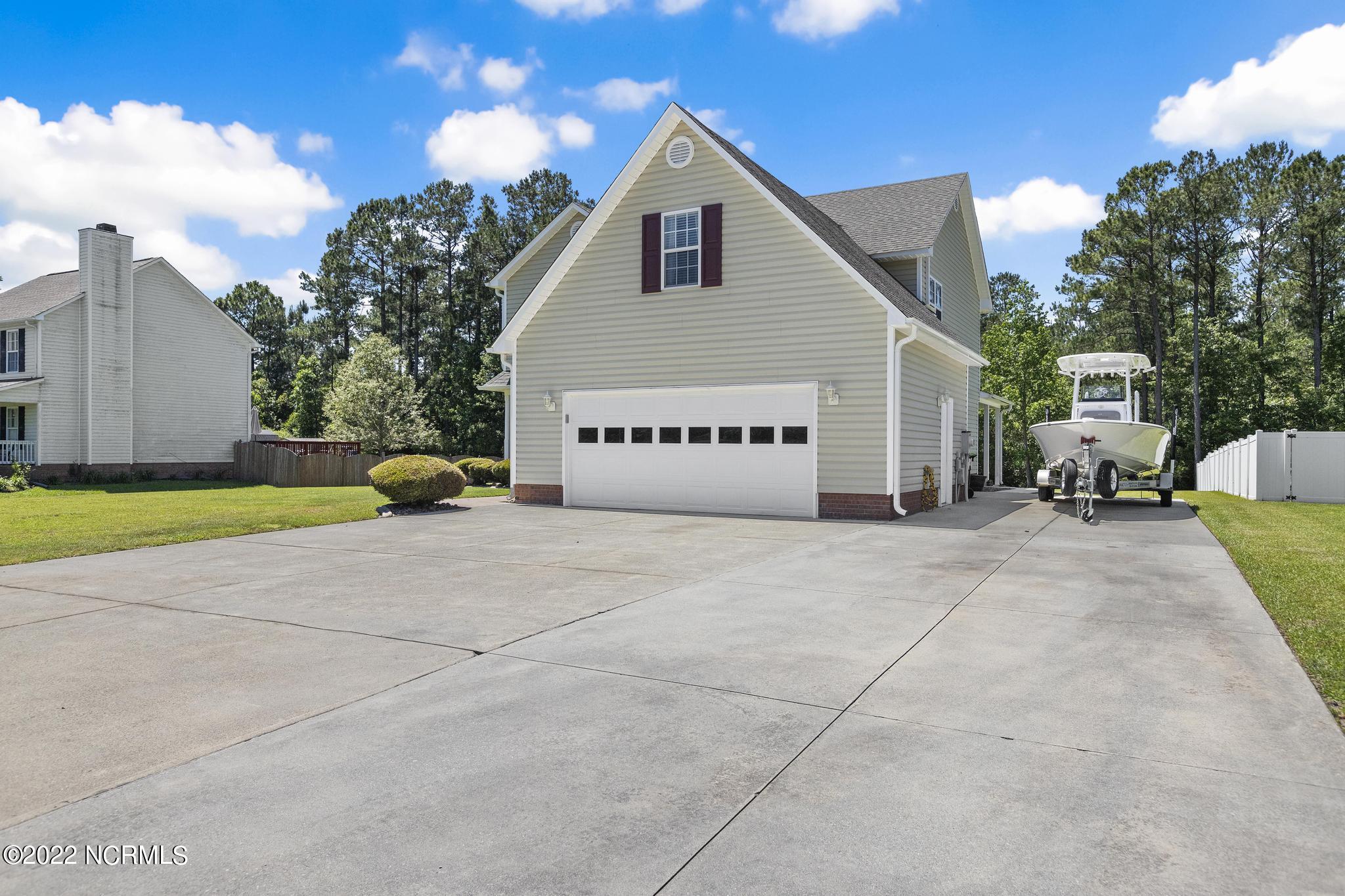 209 Portland Place Hubert, NC 28539 - Photo 3 of 32 IMG_5263