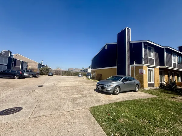 $349,000 | 12650 Ashford Meadow Drive, Unit 4, Houston, TX 77082