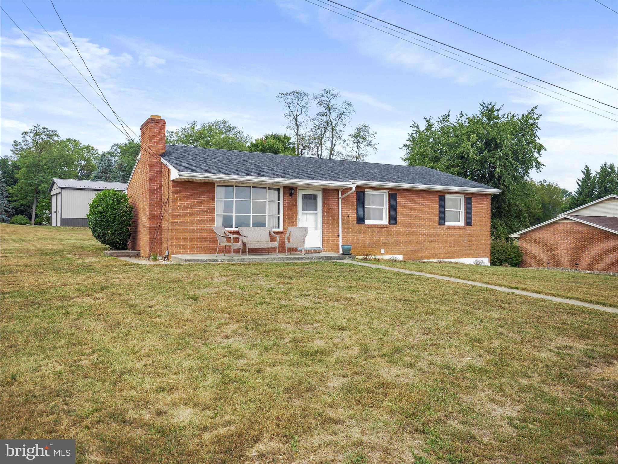 15621 Oak Road Waynesboro, PA 17268 - Photo 3 of 29 Gallery Image 3