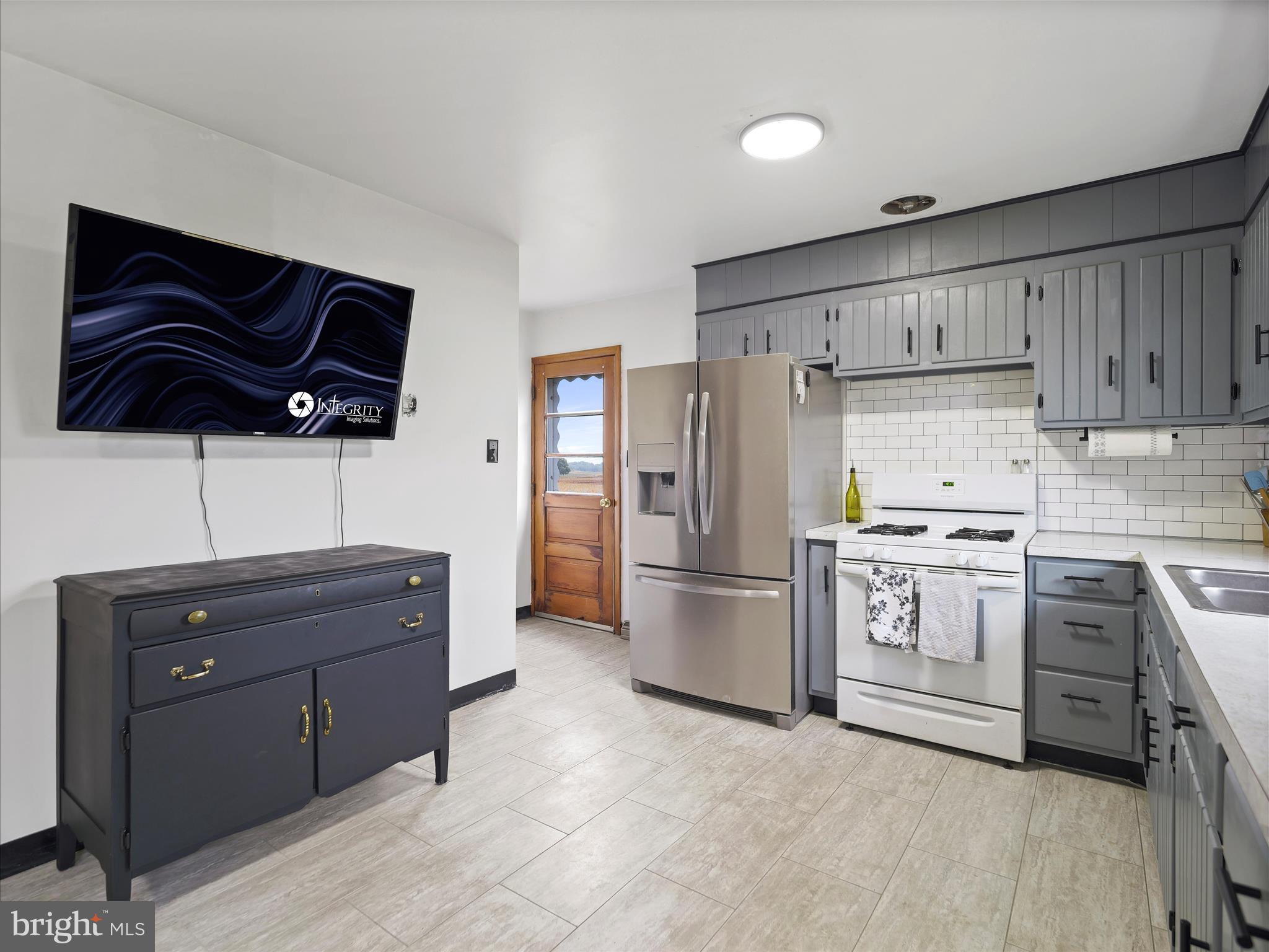 15621 Oak Road Waynesboro, PA 17268 - Photo 6 of 29 Gallery Image 6