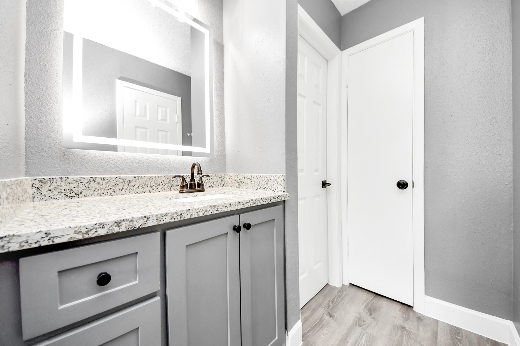 5444 Ridge Wind Lane Houston, TX 77053 - Photo 24 of 35 Primary Bathroom