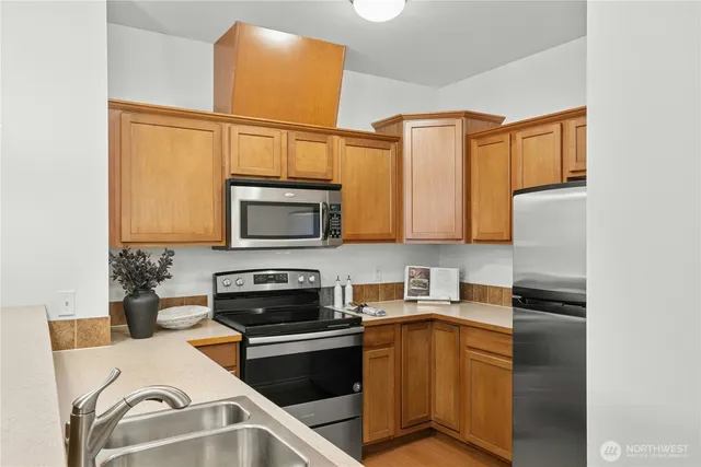 $475,000 | 20028 15th Avenue Northeast, Unit 102, Shoreline, WA 98155