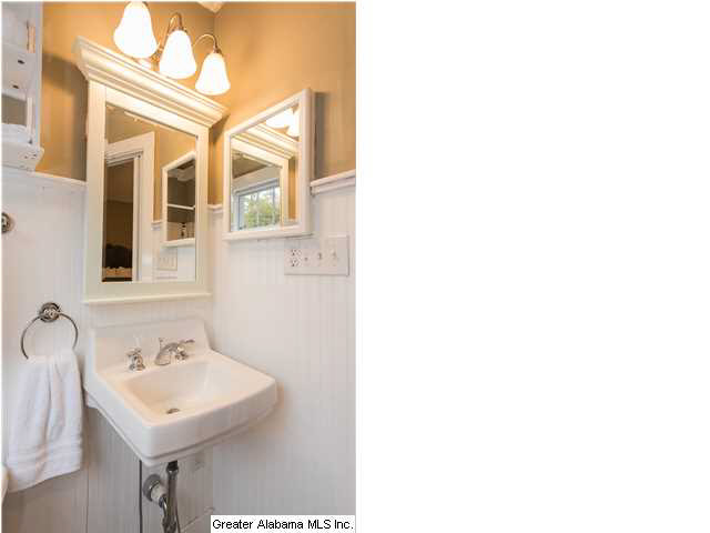2800 16th Place South Birmingham, AL 35209 - Photo 27 of 32