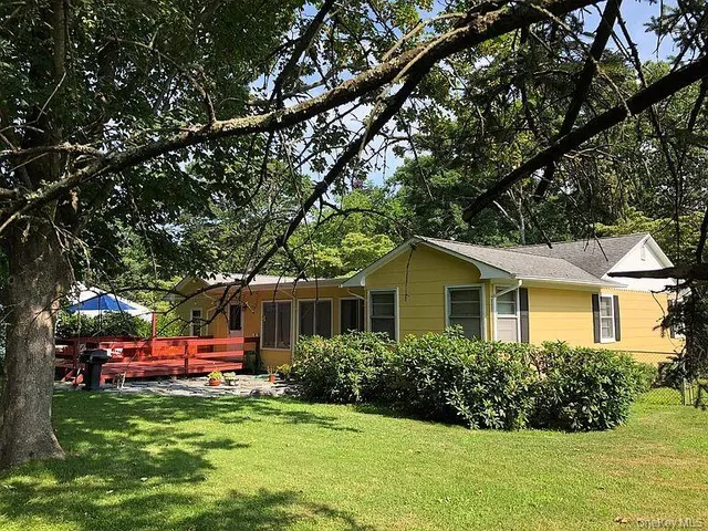 $3,800 | 105 Krause Road, Mattituck, NY 11952