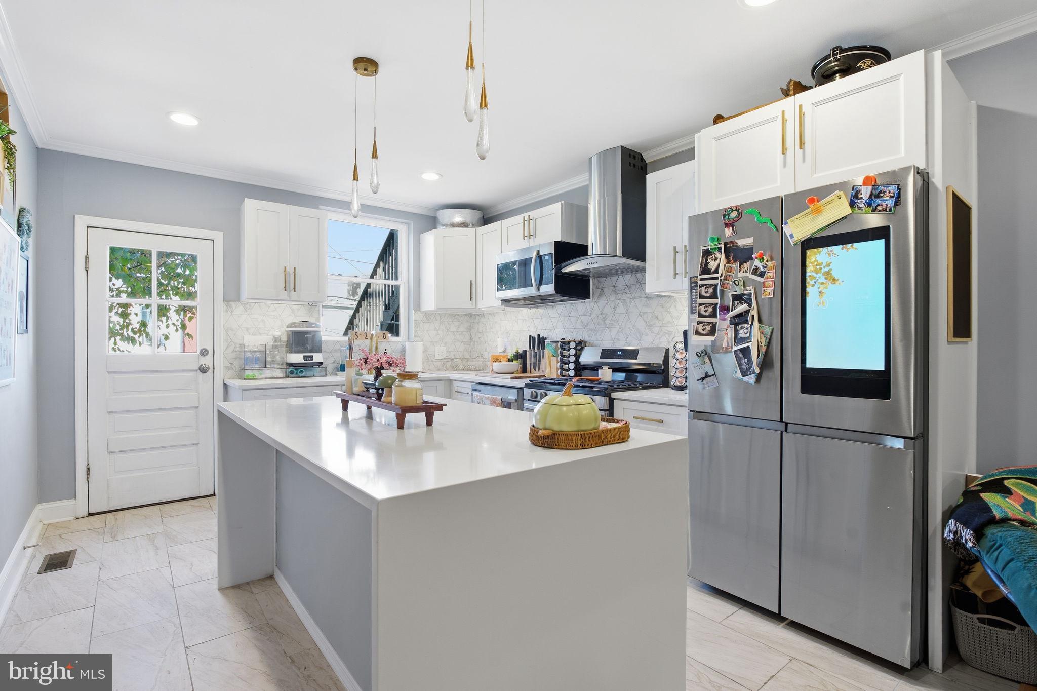 236 South Clinton Street Baltimore, MD 21224 - Photo 6 of 34