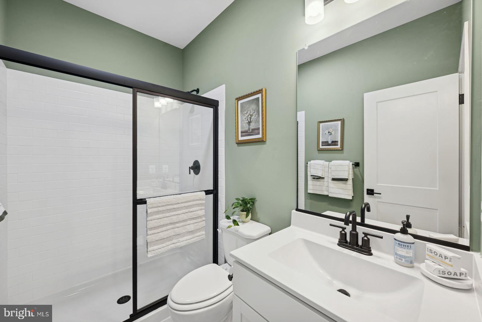 442 Amherst Street Ranson, WV 25438 - Photo 8 of 23 Full Bathroom main level