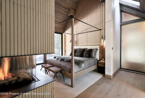 a view of a house with backyard and porch