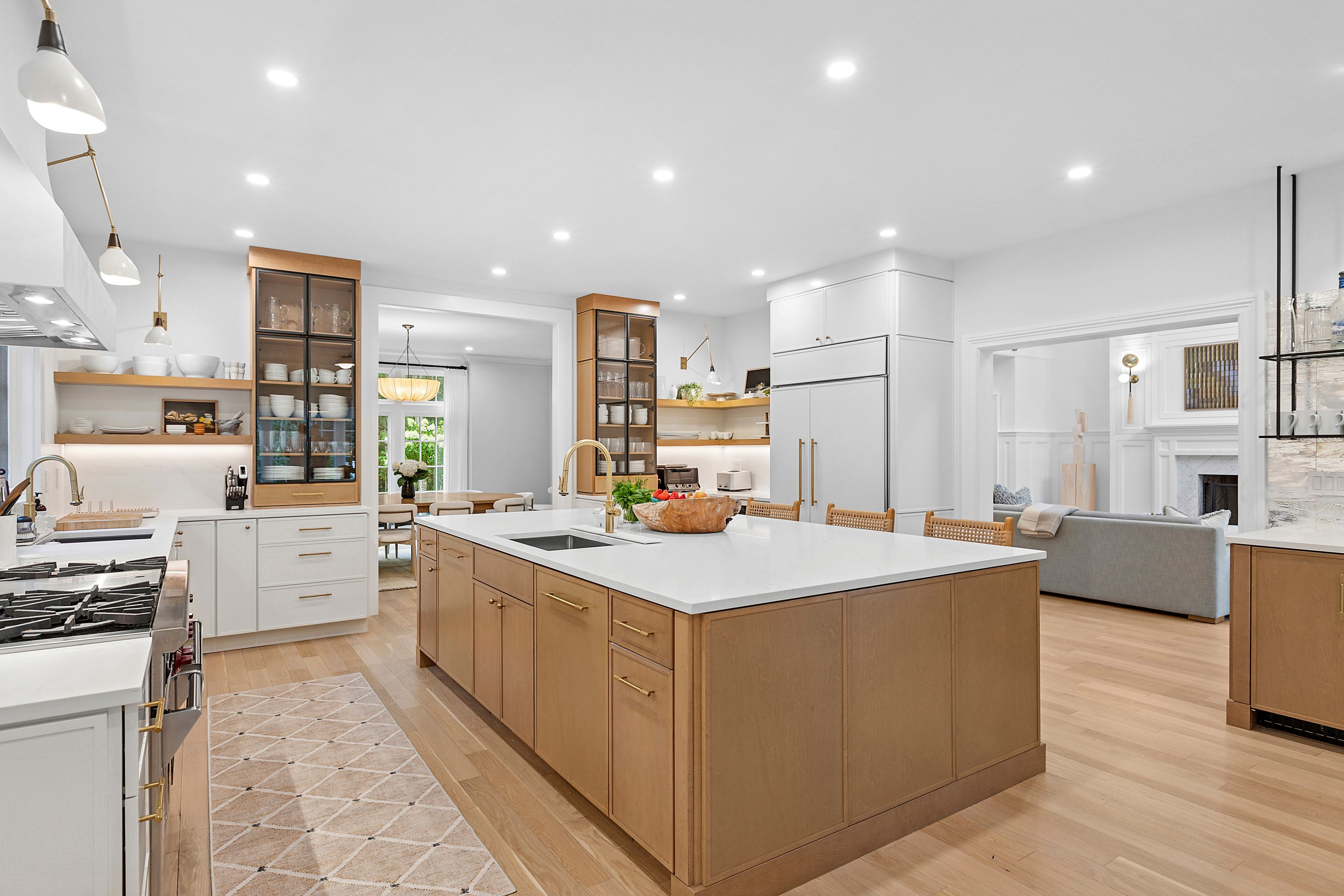 8 Barclay Court East Hampton, NY 11937 - Photo 10 of 49