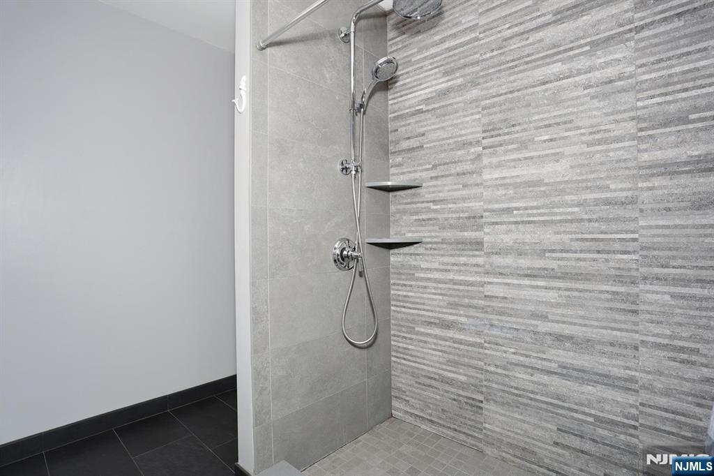 396 Burlington Road Paramus, NJ 07652 - Photo 23 of 46