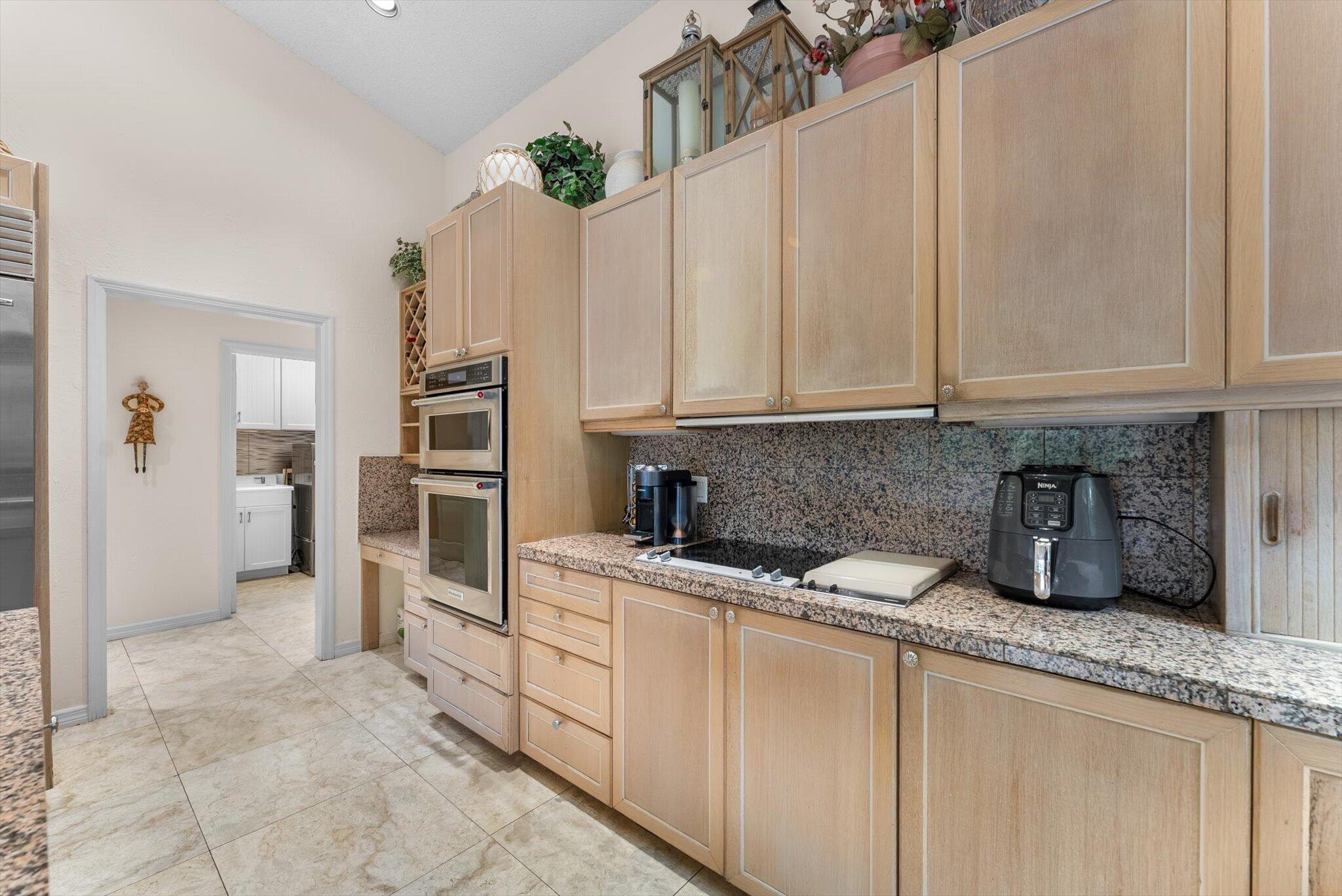 7276 Sidonia Court Boca Raton, FL 33433 - Photo 15 of 60 Kitchen