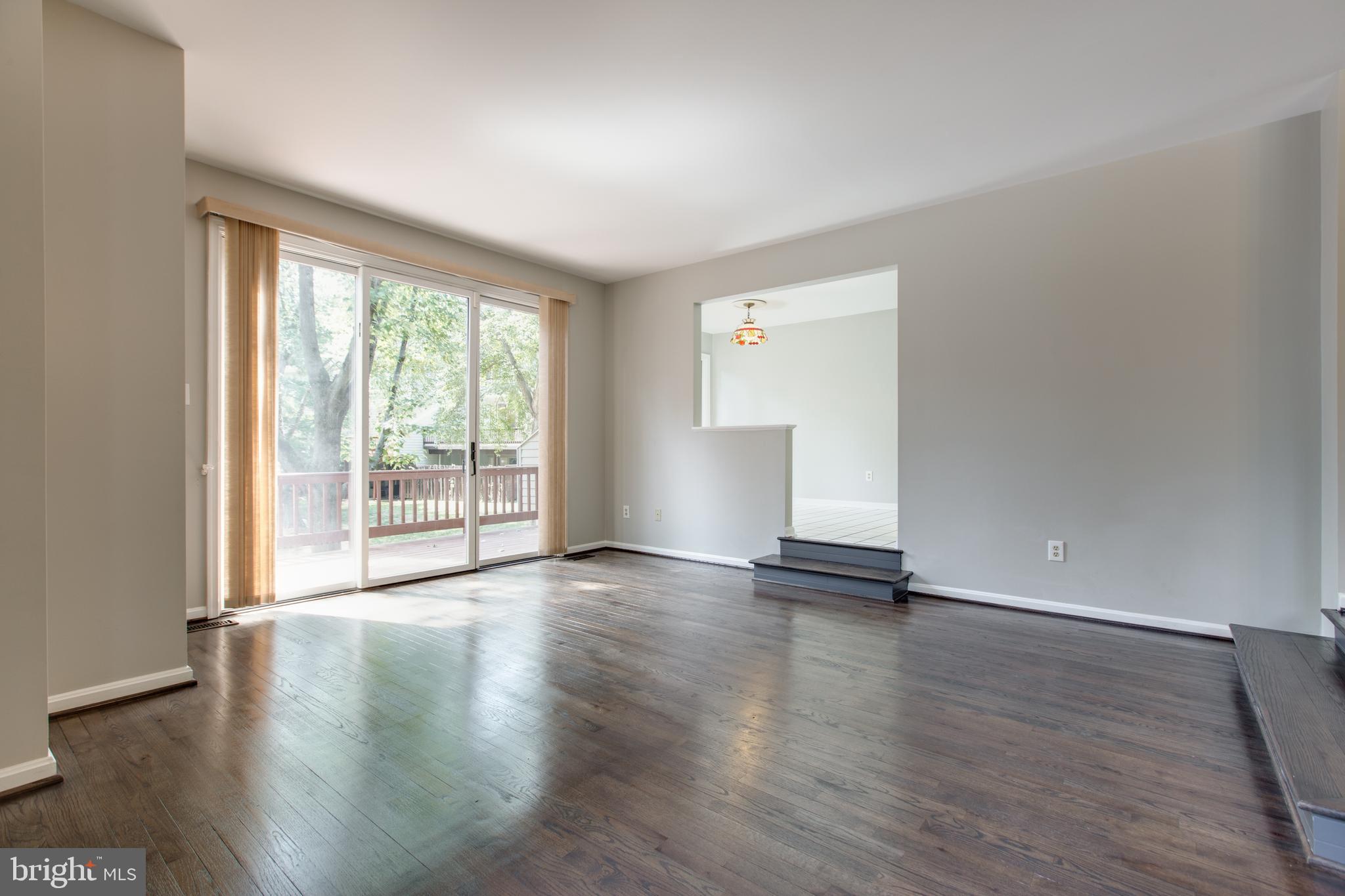 5197 Columbia Road, Unit 952 Columbia, MD 21044 - Photo 11 of 39 Living Room