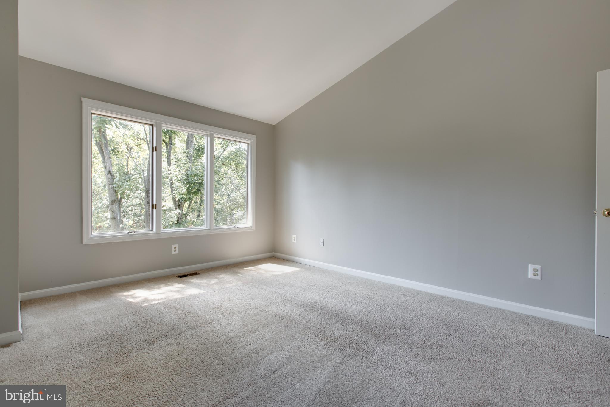 5197 Columbia Road, Unit 952 Columbia, MD 21044 - Photo 21 of 39 Primary Bedroom