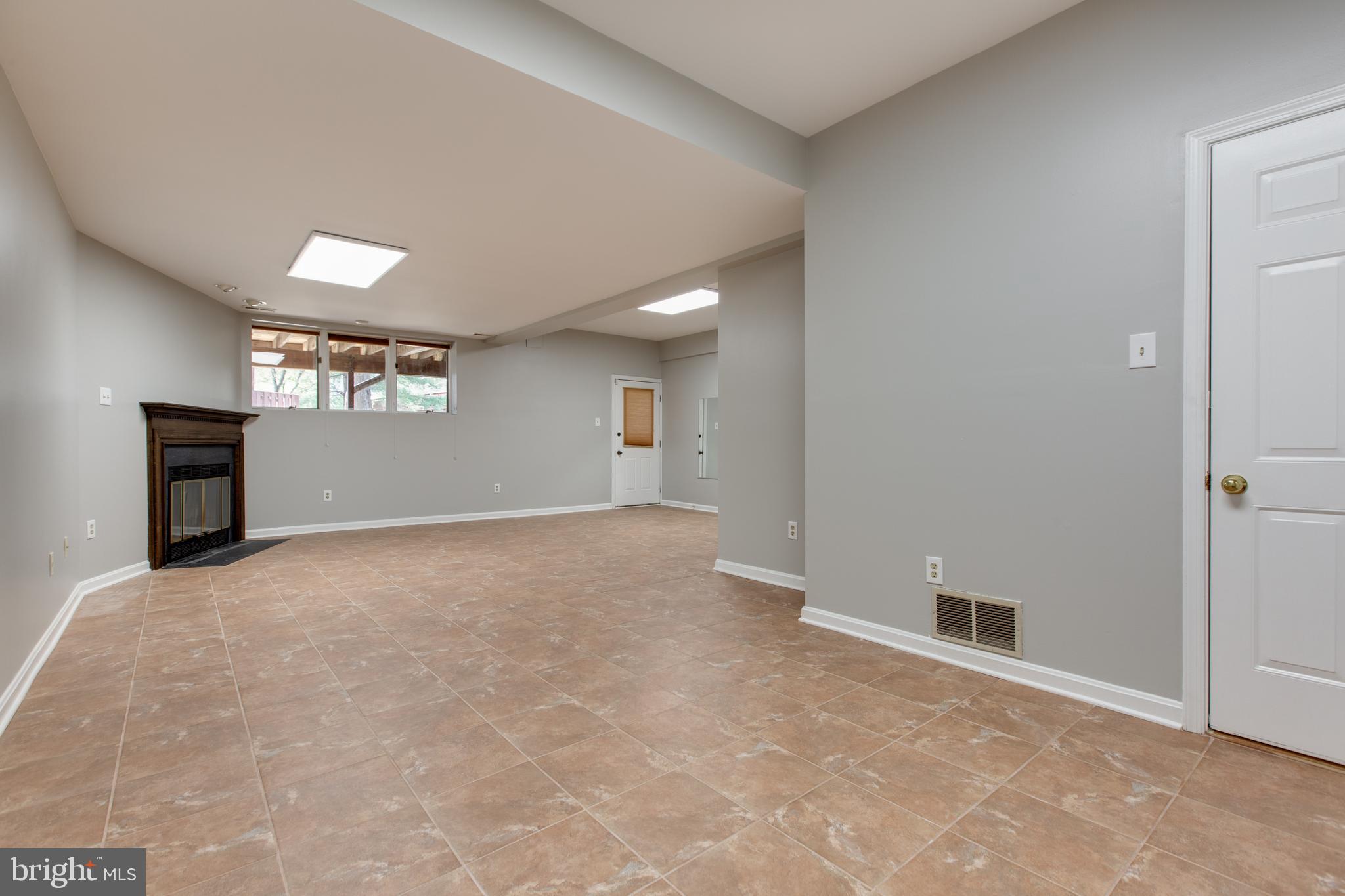 5197 Columbia Road, Unit 952 Columbia, MD 21044 - Photo 34 of 39 Recreation Room