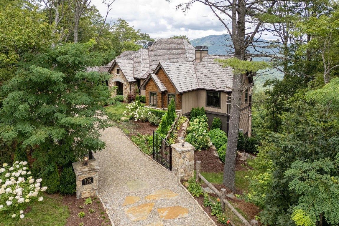 726 East Ridge Road Cashiers, NC 28717 - Photo 8 of 100 Gallery Image 8