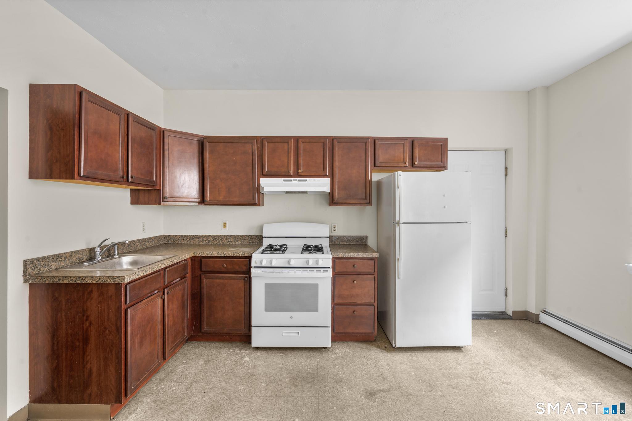 985 Bank Street Waterbury, CT 06708 - Photo 12 of 38