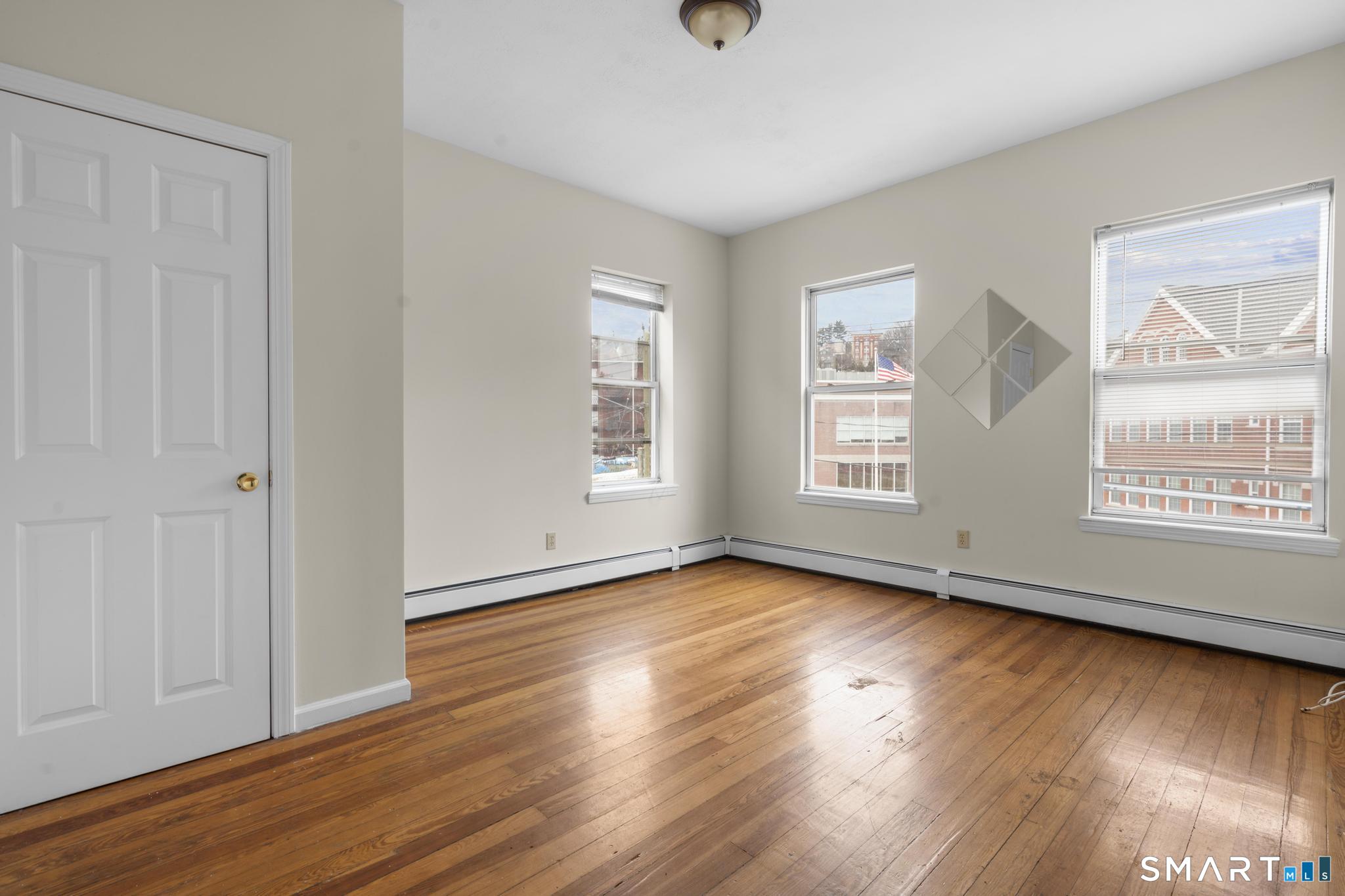 985 Bank Street Waterbury, CT 06708 - Photo 25 of 38