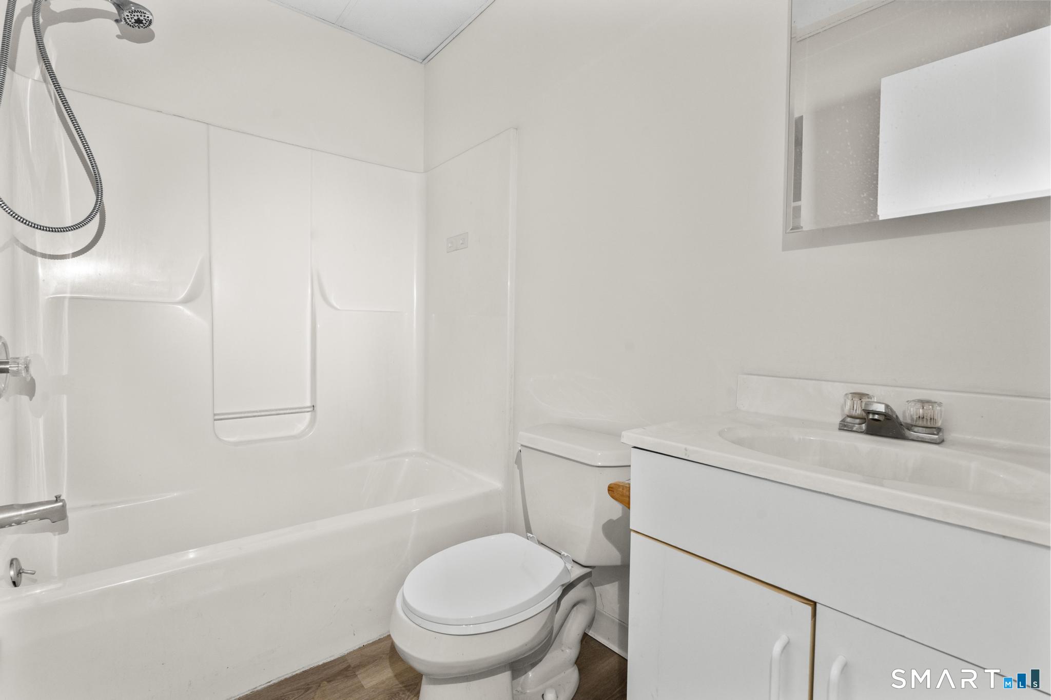 985 Bank Street Waterbury, CT 06708 - Photo 31 of 38