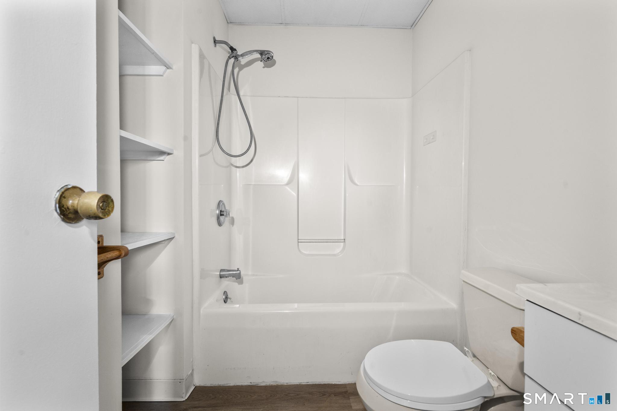 985 Bank Street Waterbury, CT 06708 - Photo 32 of 38