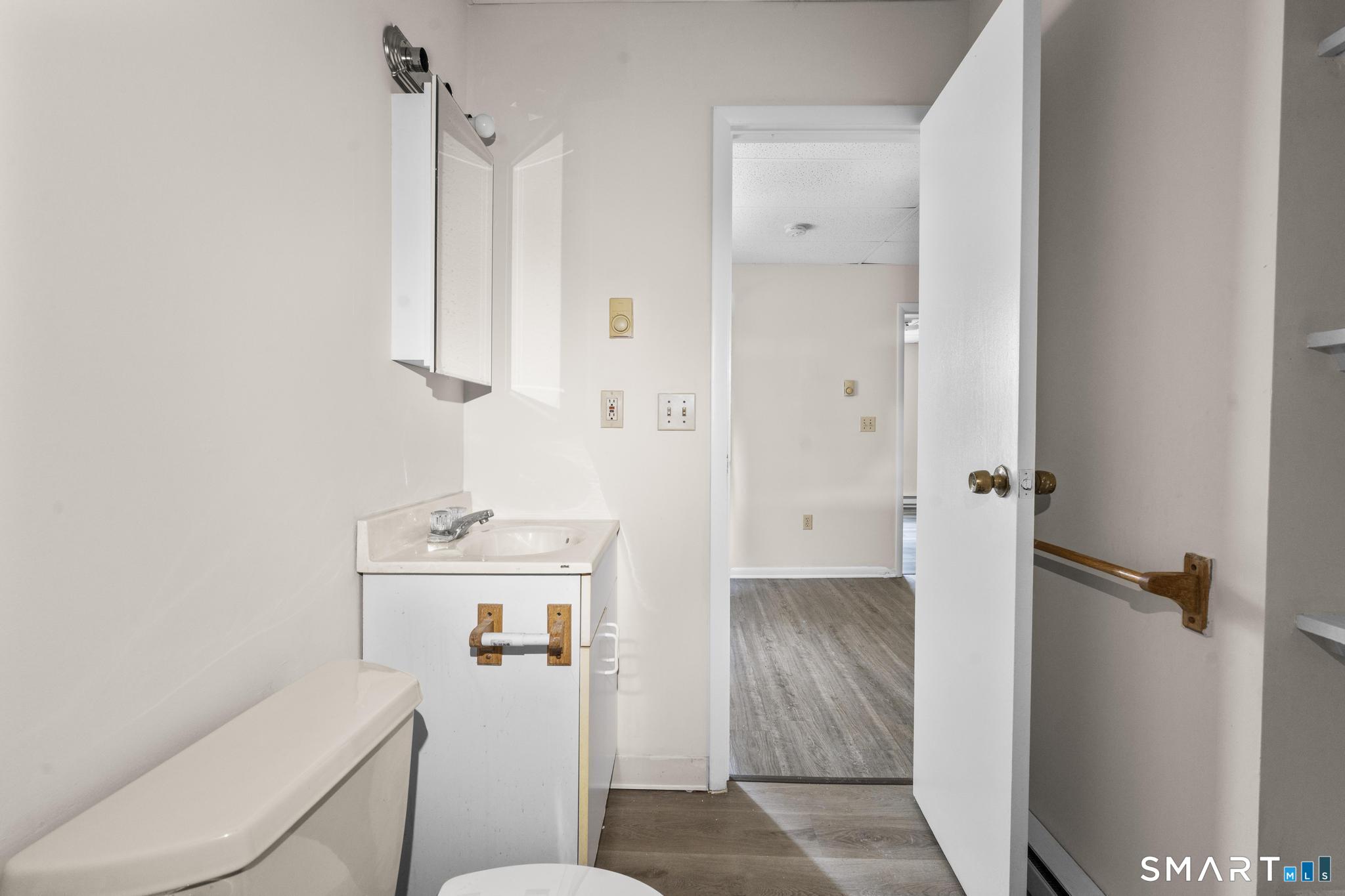 985 Bank Street Waterbury, CT 06708 - Photo 33 of 38