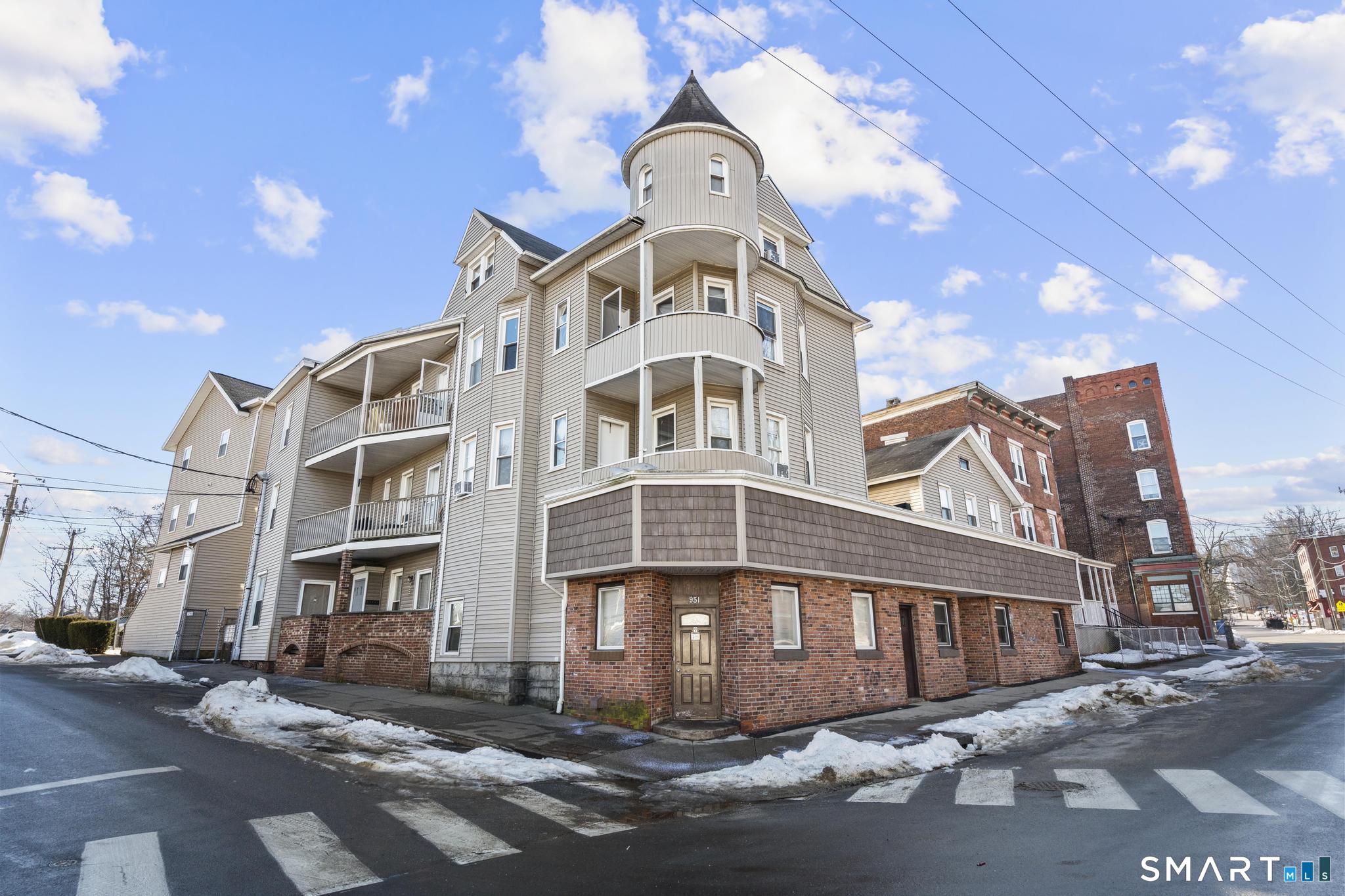 985 Bank Street Waterbury, CT 06708 - Photo 4 of 38