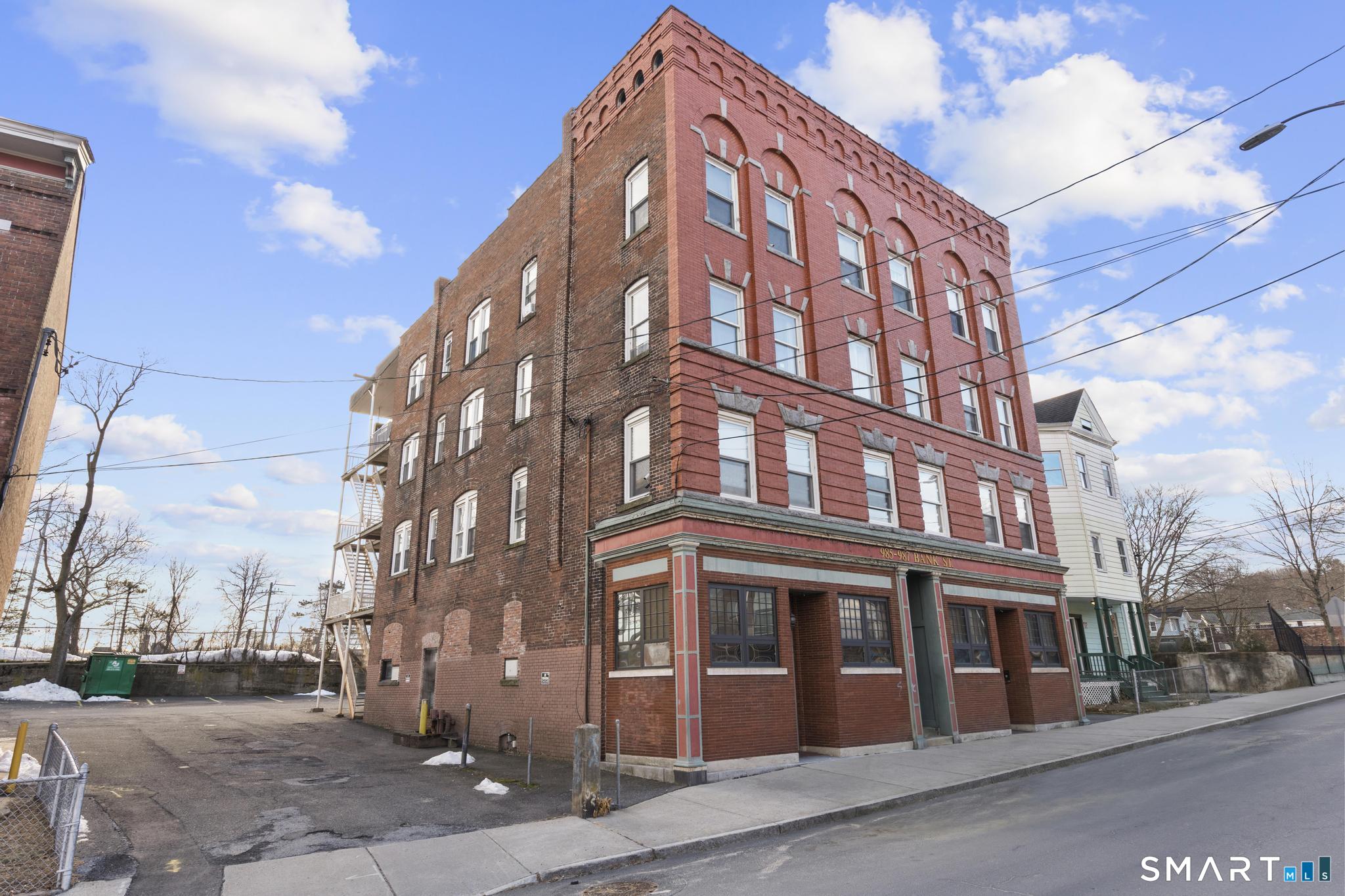 985 Bank Street Waterbury, CT 06708 - Photo 8 of 38