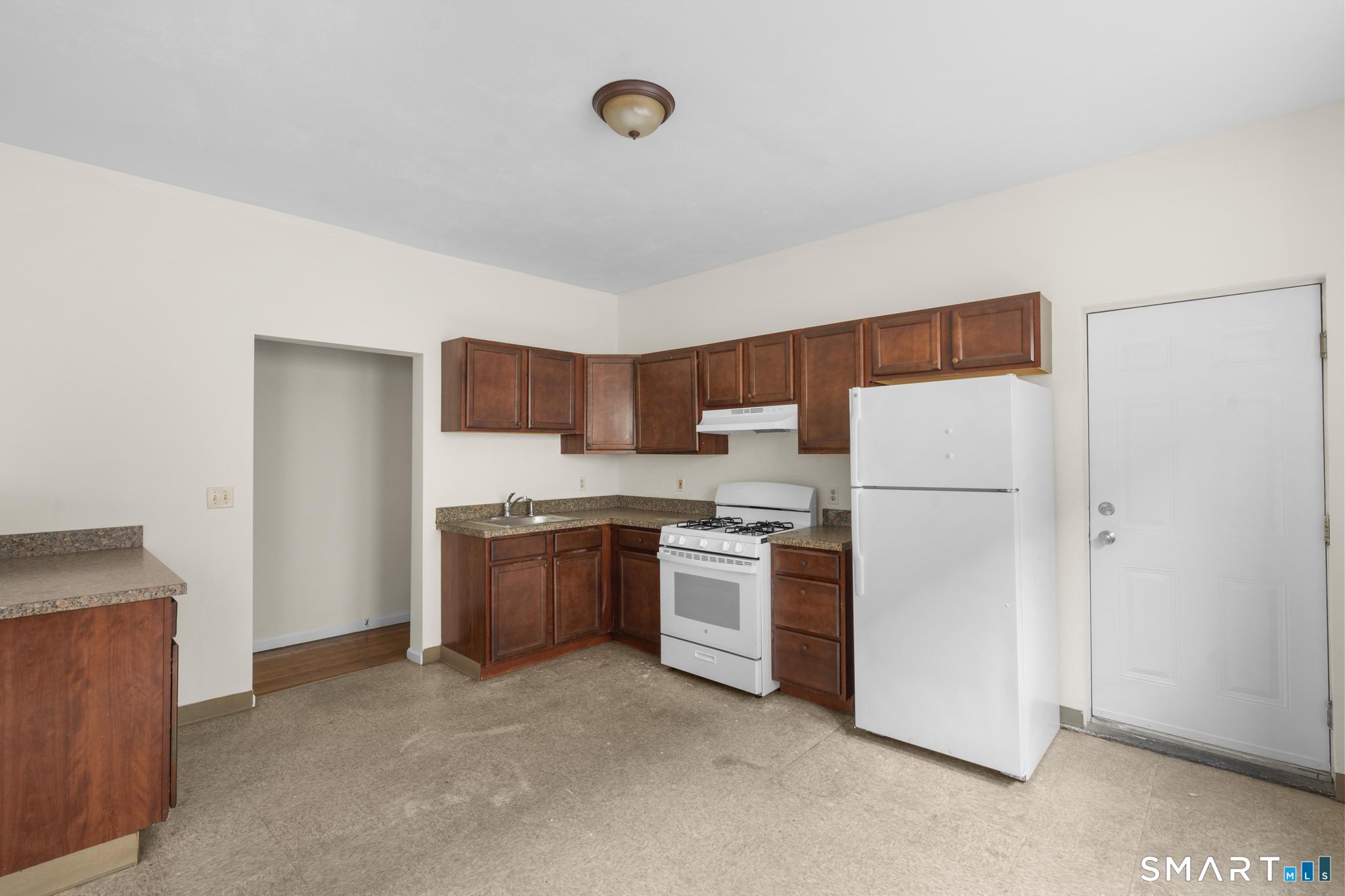 985 Bank Street Waterbury, CT 06708 - Photo 10 of 38