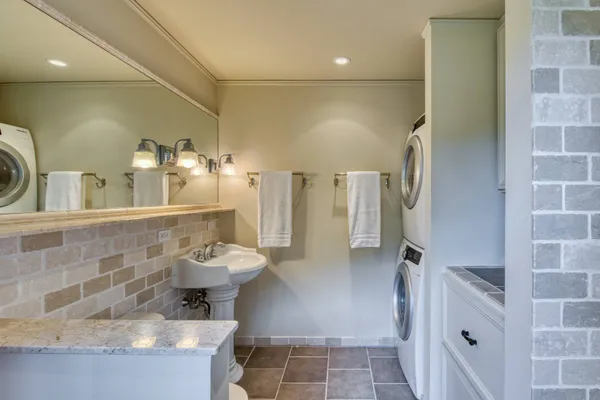 $32,000 | 947 Springs Fireplace Road, East Hampton, NY 11937