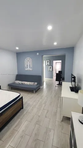 $1,950 | 761 Euclid Avenue, Unit 7, Miami Beach, FL 33139